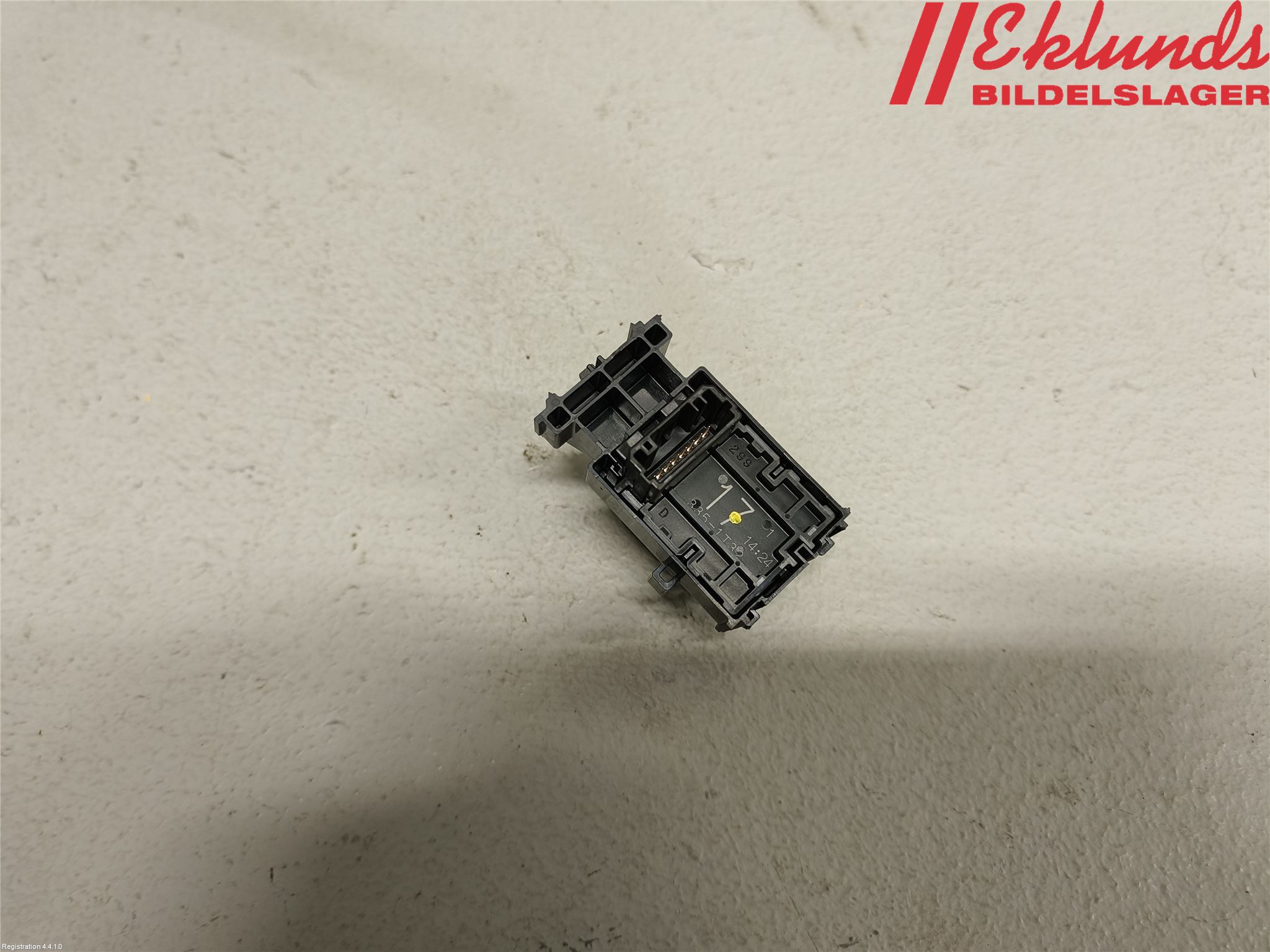 Toyota bZ4X EA10 22- Strömställare Elhiss