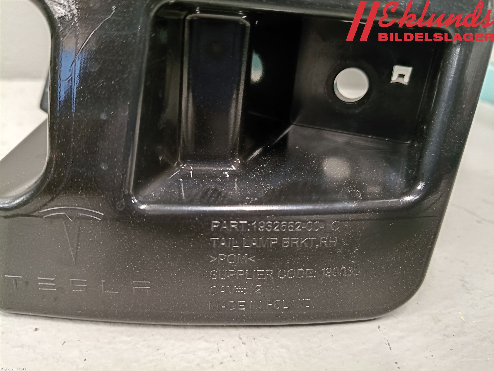 Tesla MODEL Y 21- Stötfångarfäste Bak Hö