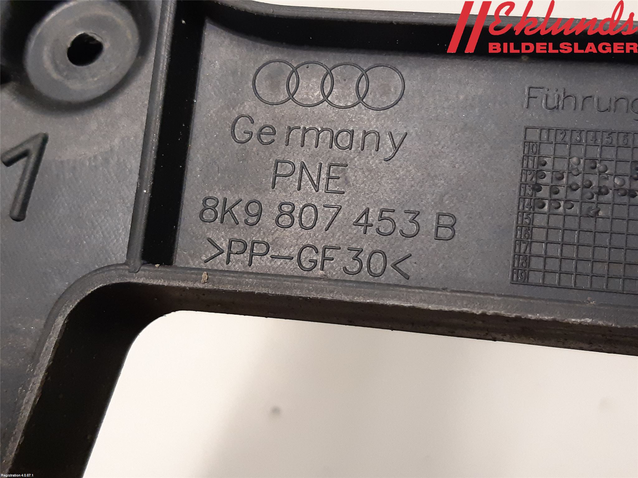 Audi A4 12-15 Stötfångarfäste Bak Vä