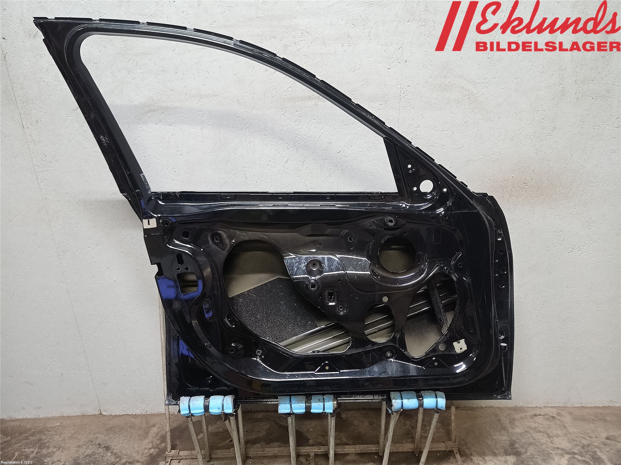 BMW 3 F30/F31/F80 12-19 Dörr Fram Vänster