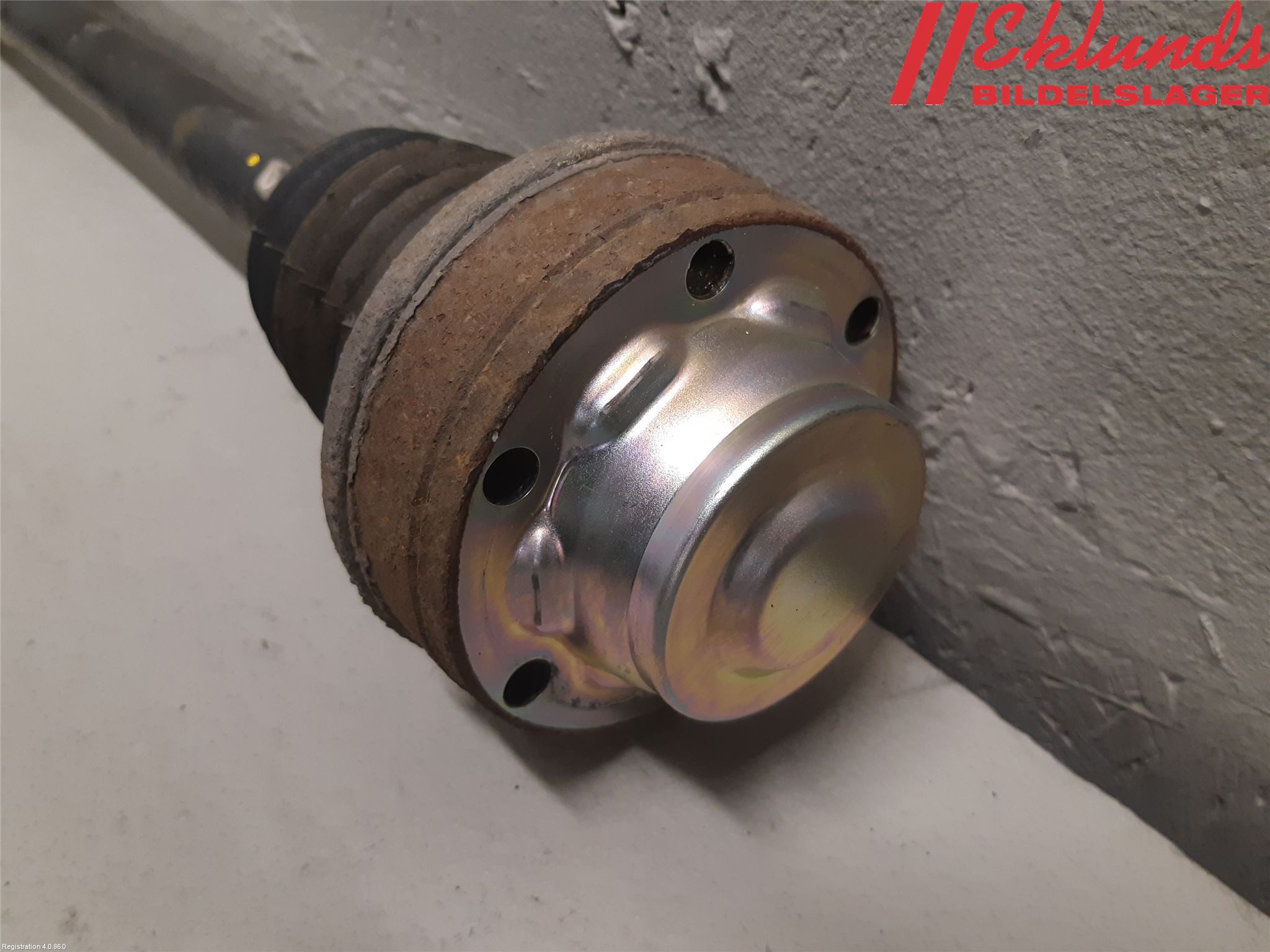 Skoda SUPERB 16-24 Drivaxel Bak Vänster