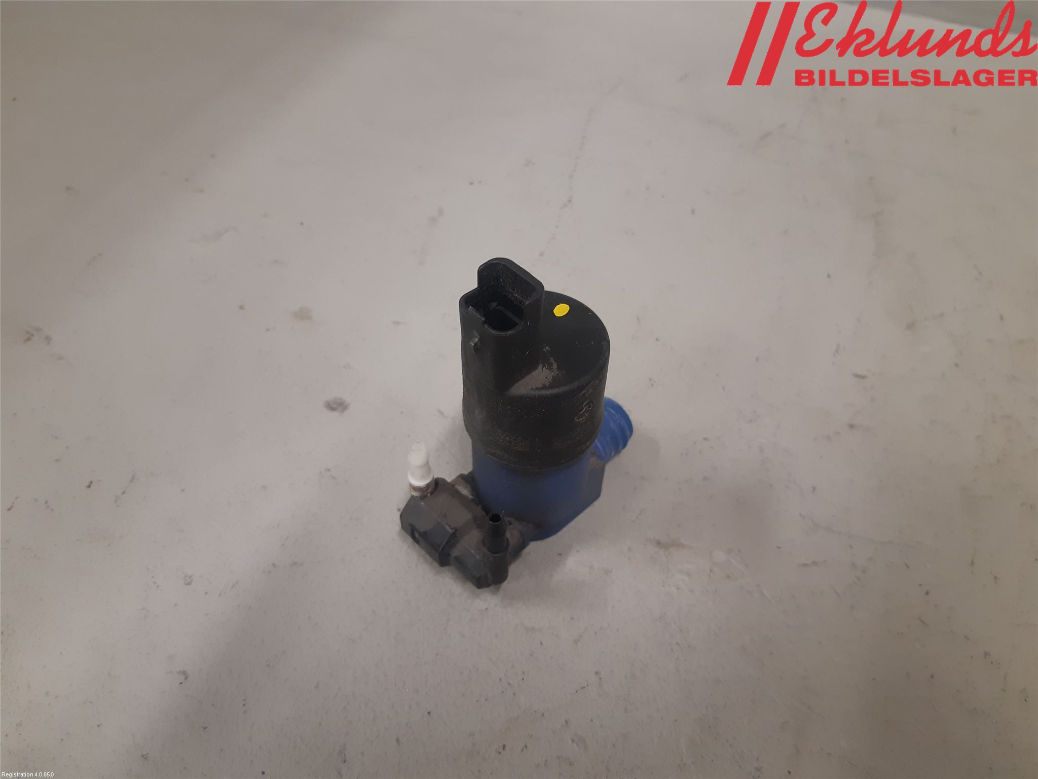 Renault CLIO III  09-12 Spolarpump Baklucka