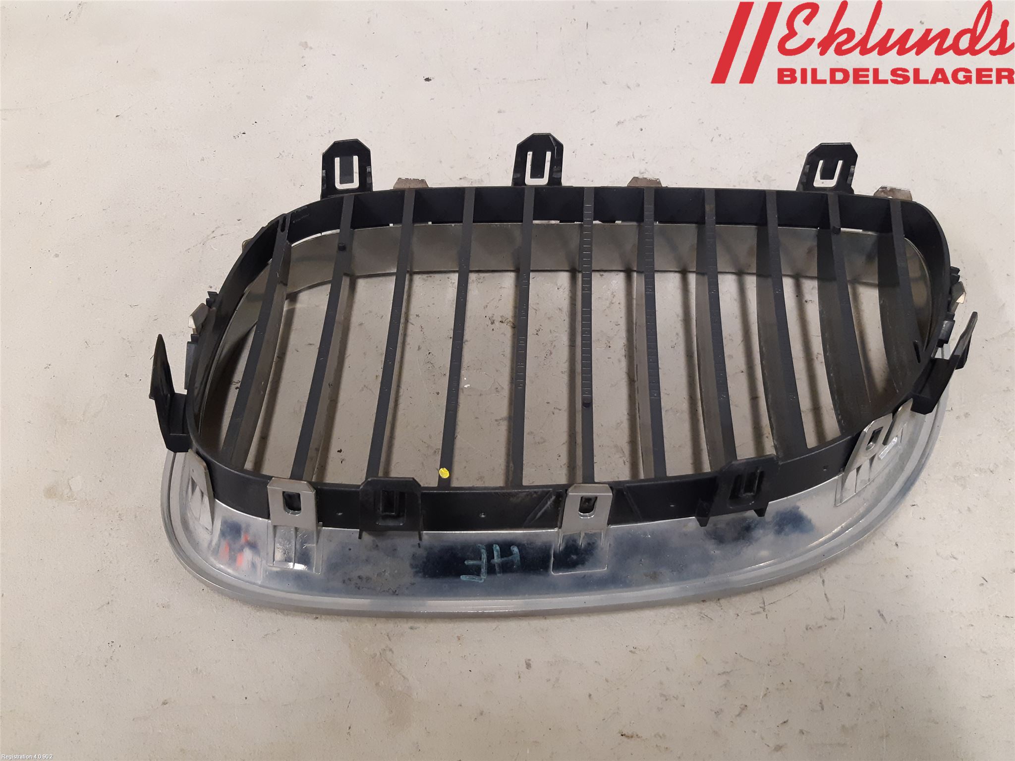 BMW 5 E60/61 Sed/Tou 02-10 Grilldel Höger