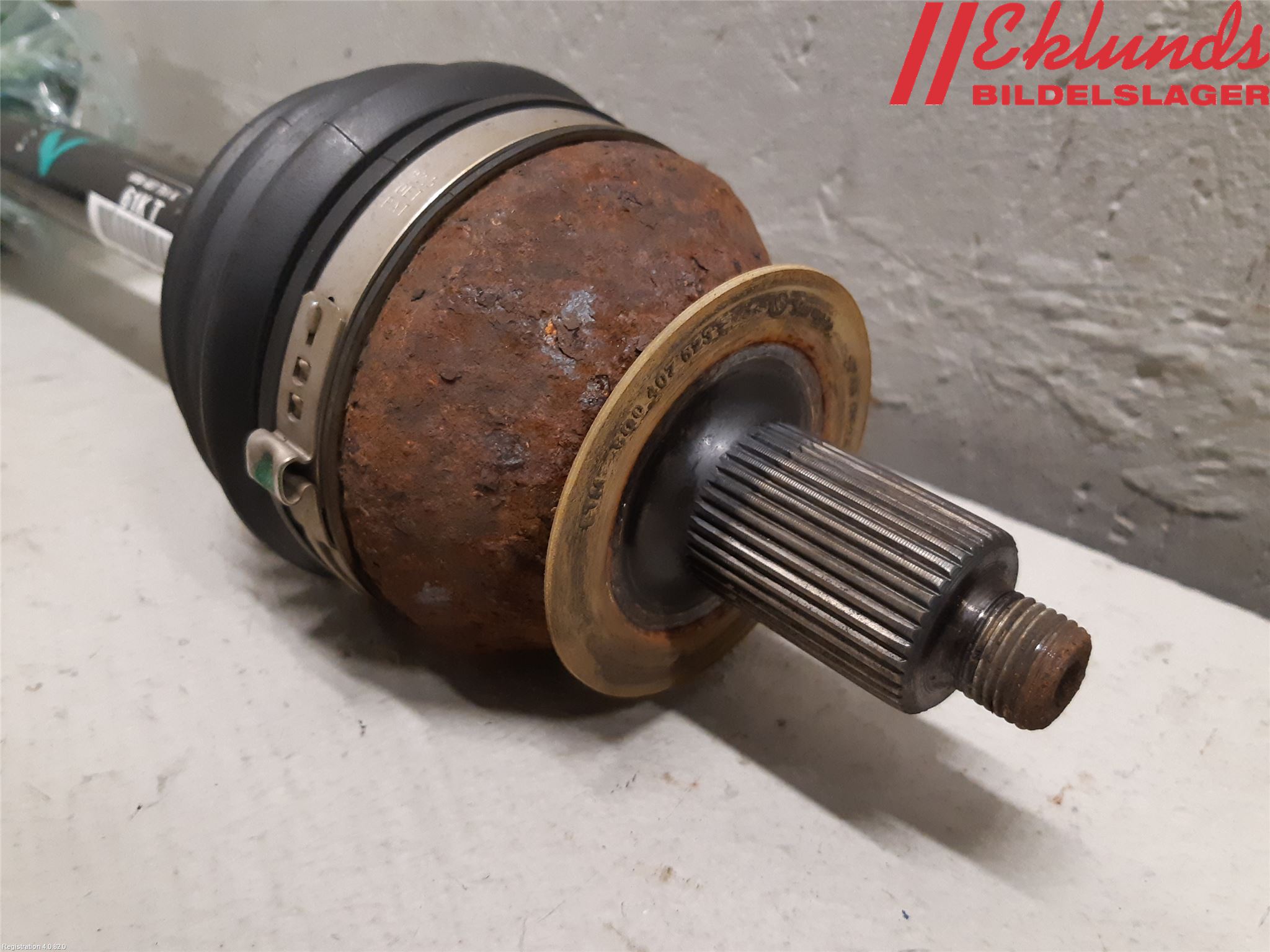 Audi A1/S1 11-18 Drivaxel Fram Vänster