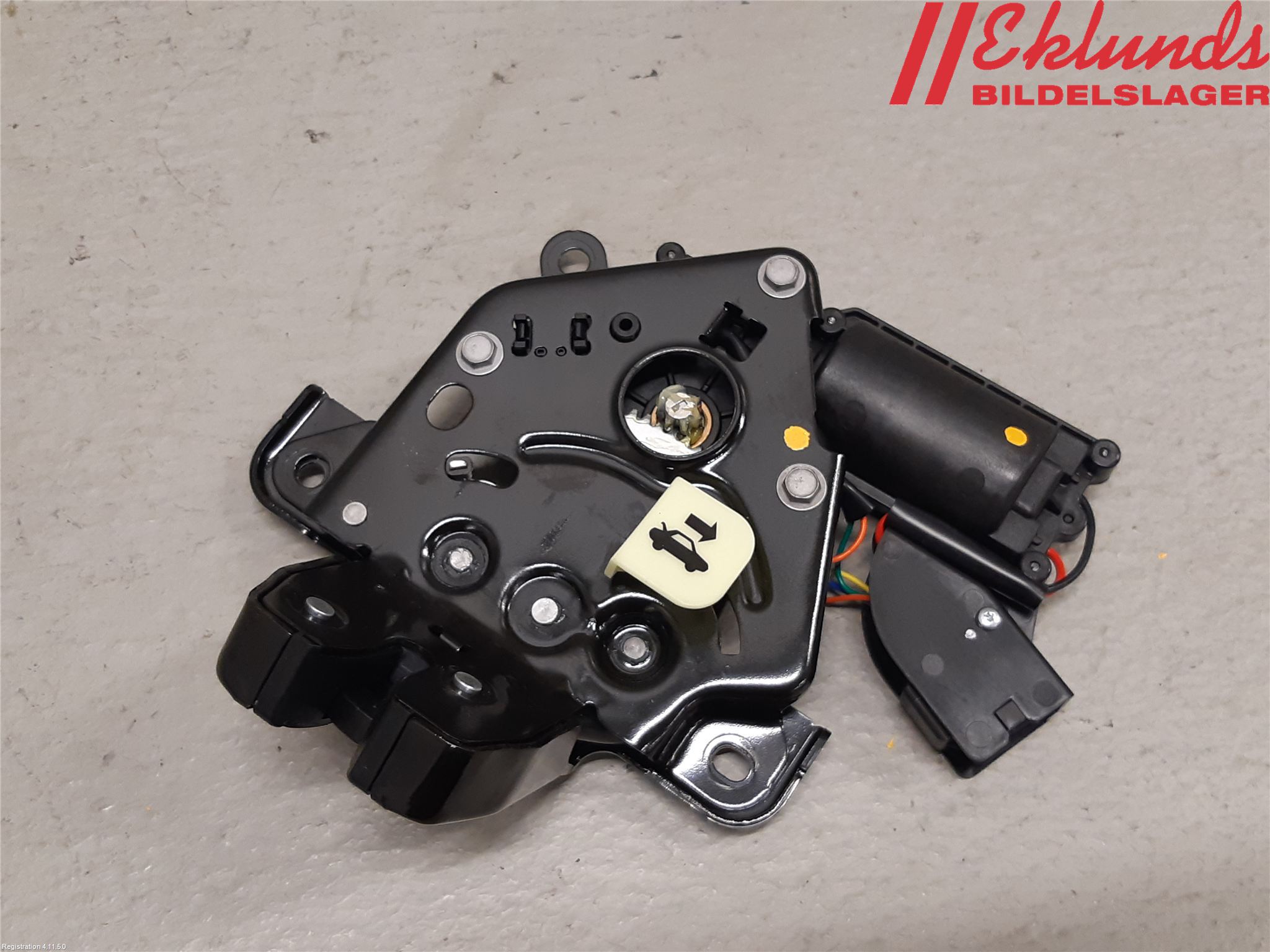 Tesla MODEL Y 21- Låskista Baklucka