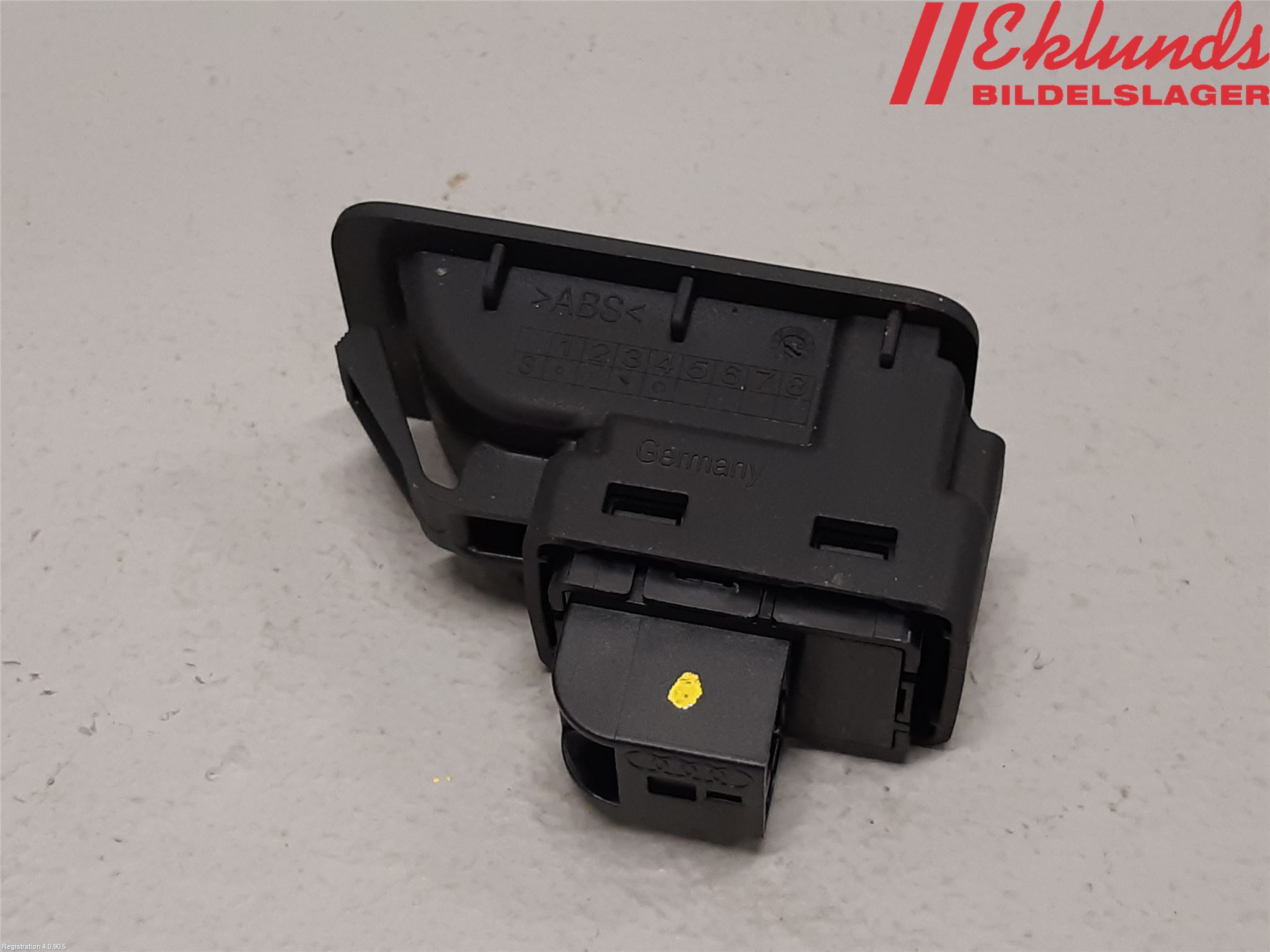 Audi A6 F2/C8 19- Strömställare Baklucka