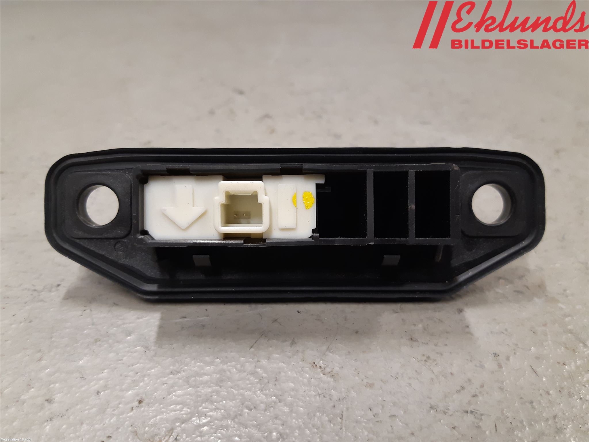 Toyota YARIS XP130 15-20 Bakluckehandtag