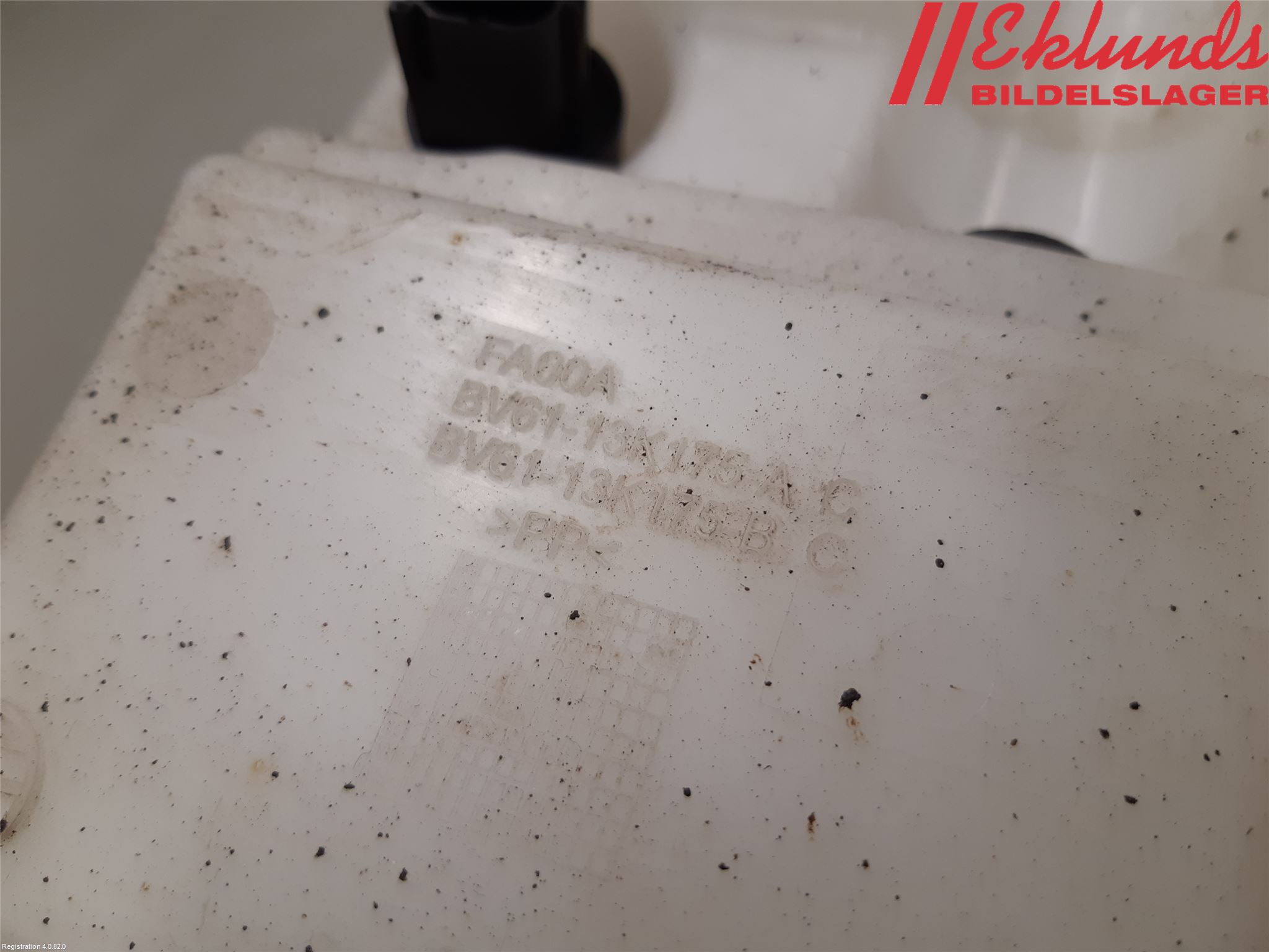 Ford FOCUS 11-14 Spolartank Vindruta-Strål