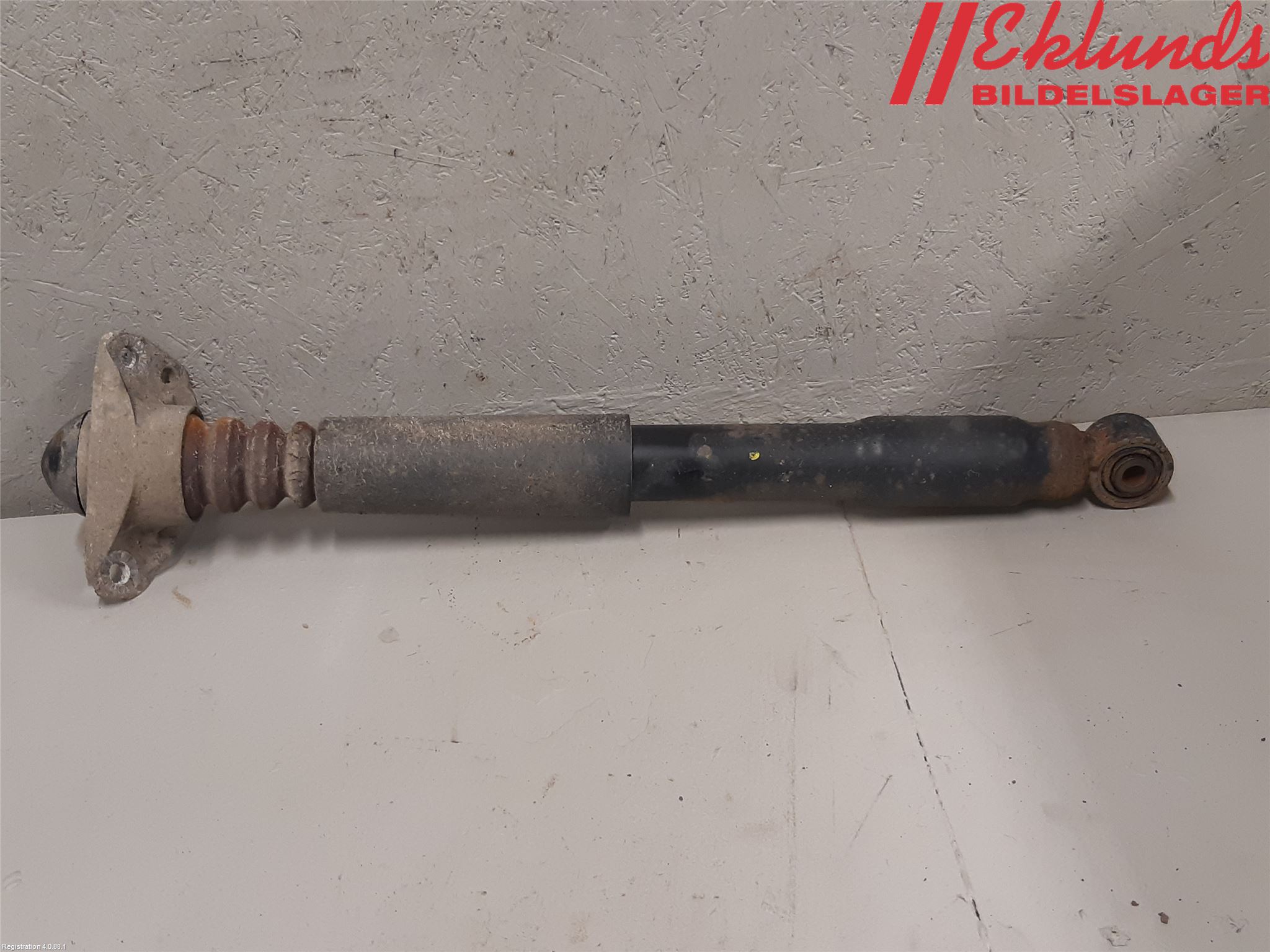 Volkswagen VW PASSAT 11-14 Stötdämpare Bak