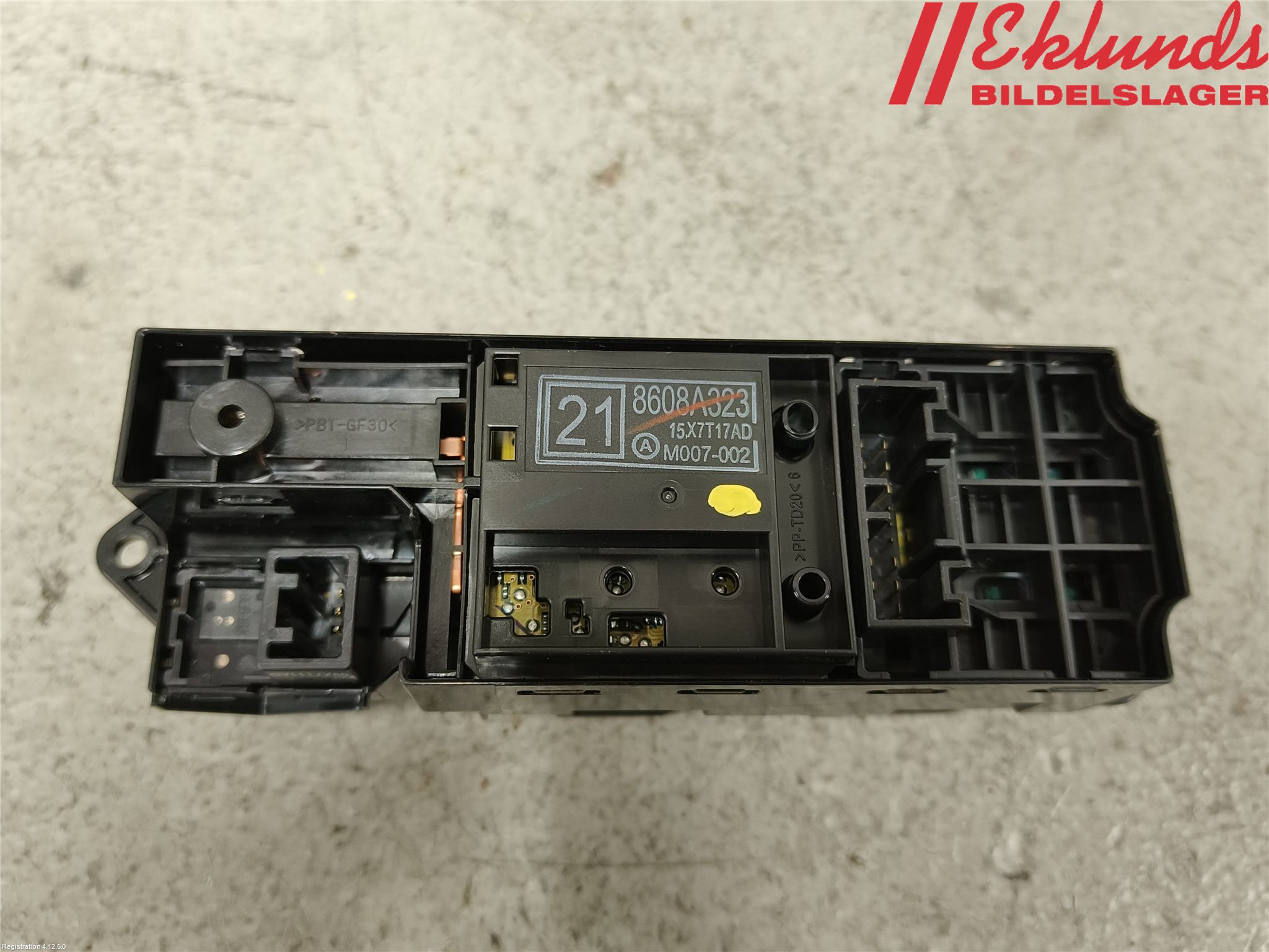 Mitsubishi ECLIPS CROSS Strömställare Elhiss