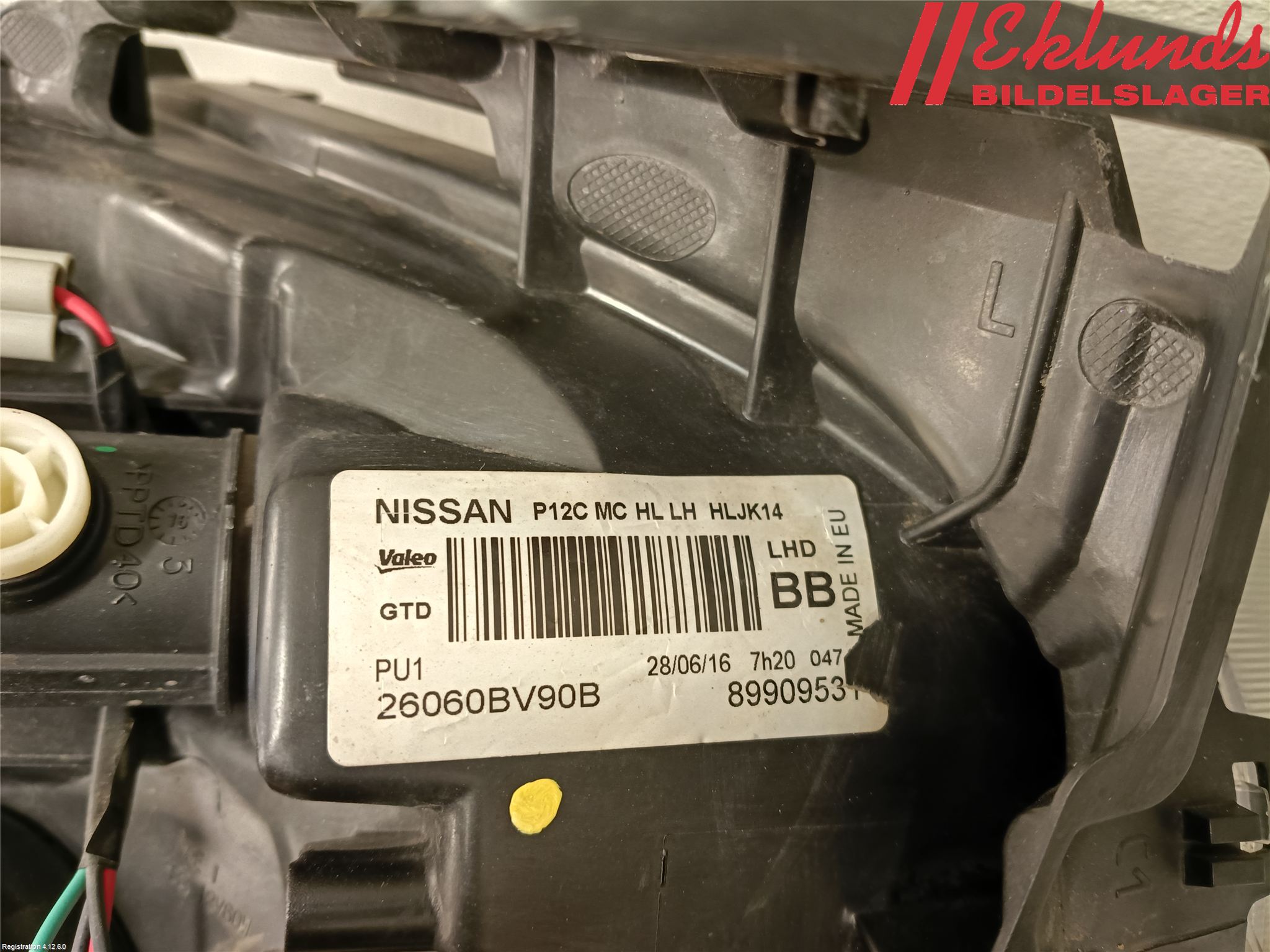 Nissan JUKE 14-19 Strålkastare Vänster