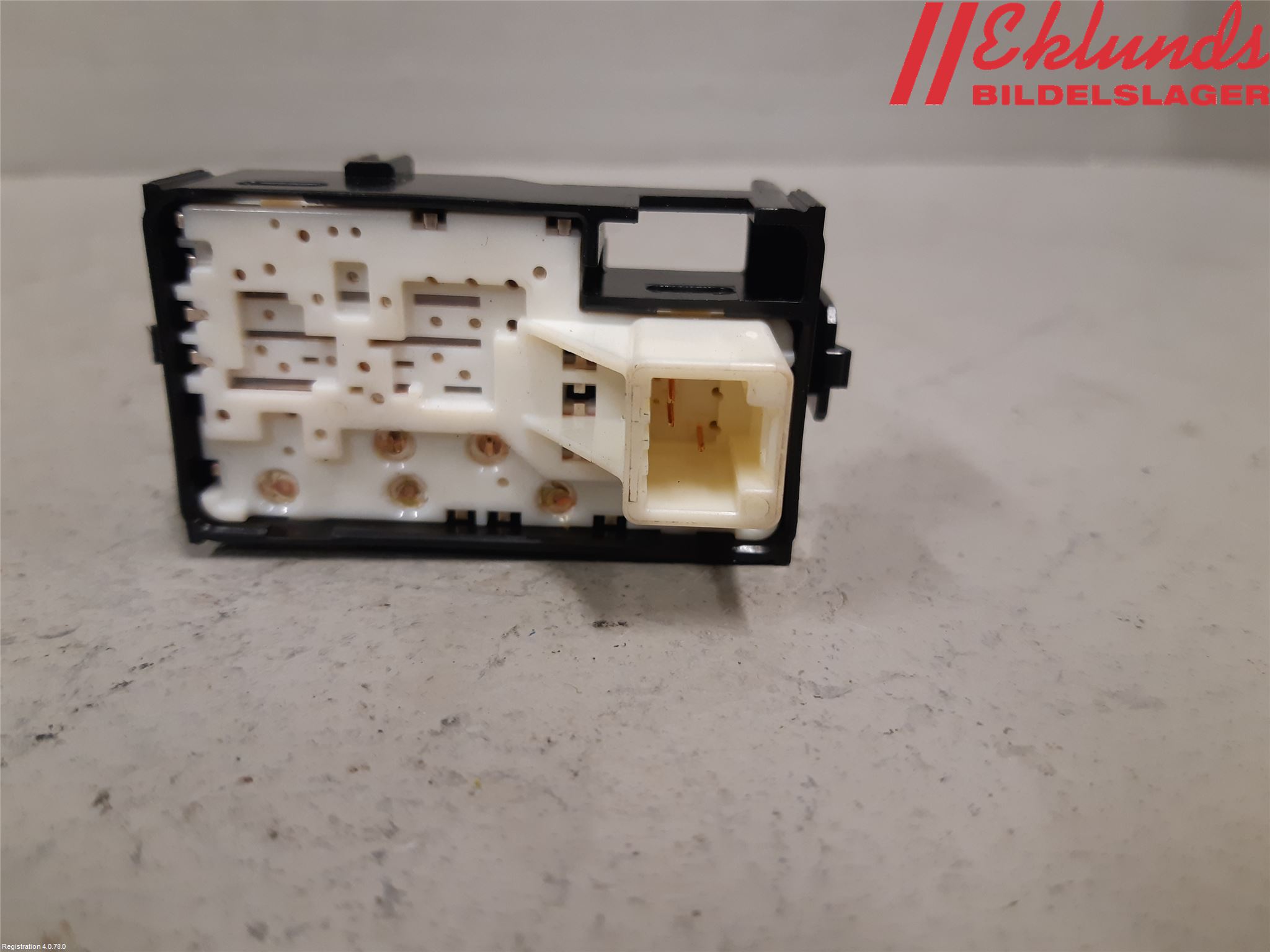 Toyota AURIS 13-19 Strömställare Elhiss