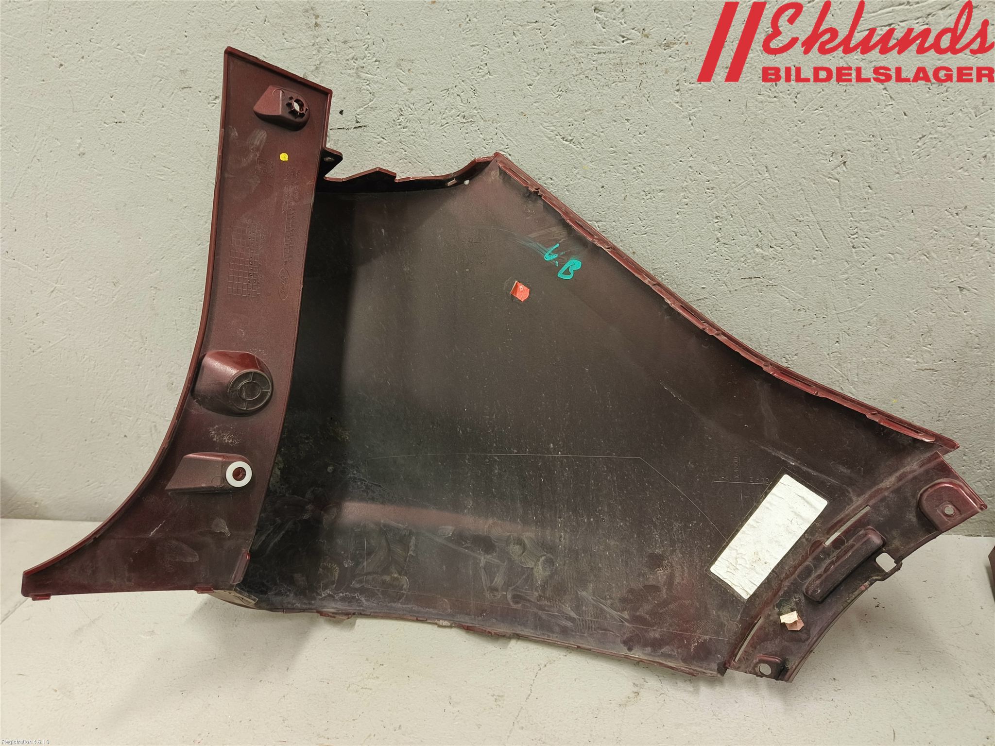 Ford KUGA 17-19 Stötfångardel Bak Vä