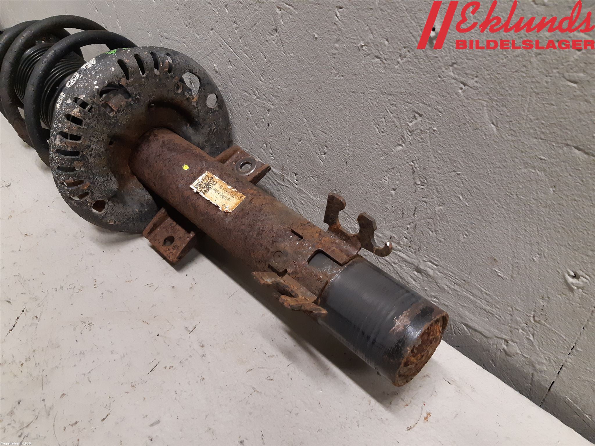 Volkswagen VW POLO 10-17 Fjäderben Fram Höger