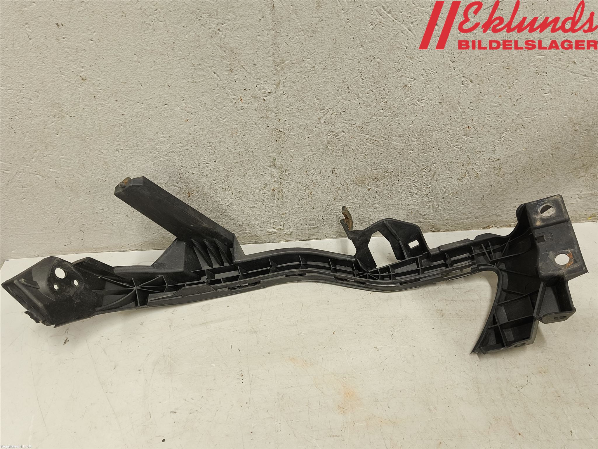 Subaru XV 12-17 Strålkastarsarg Höger