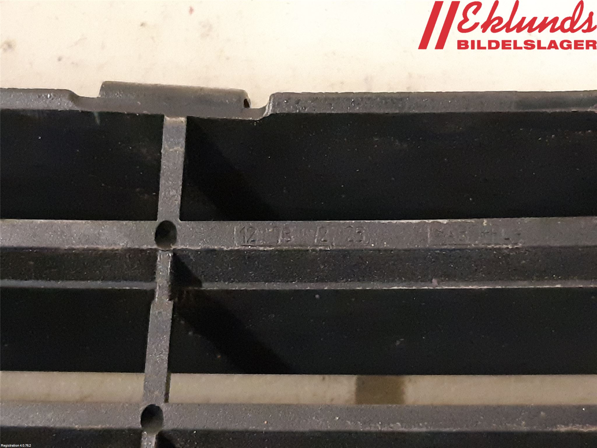 Saab 9-3 VER 2 Grilldel Mitt