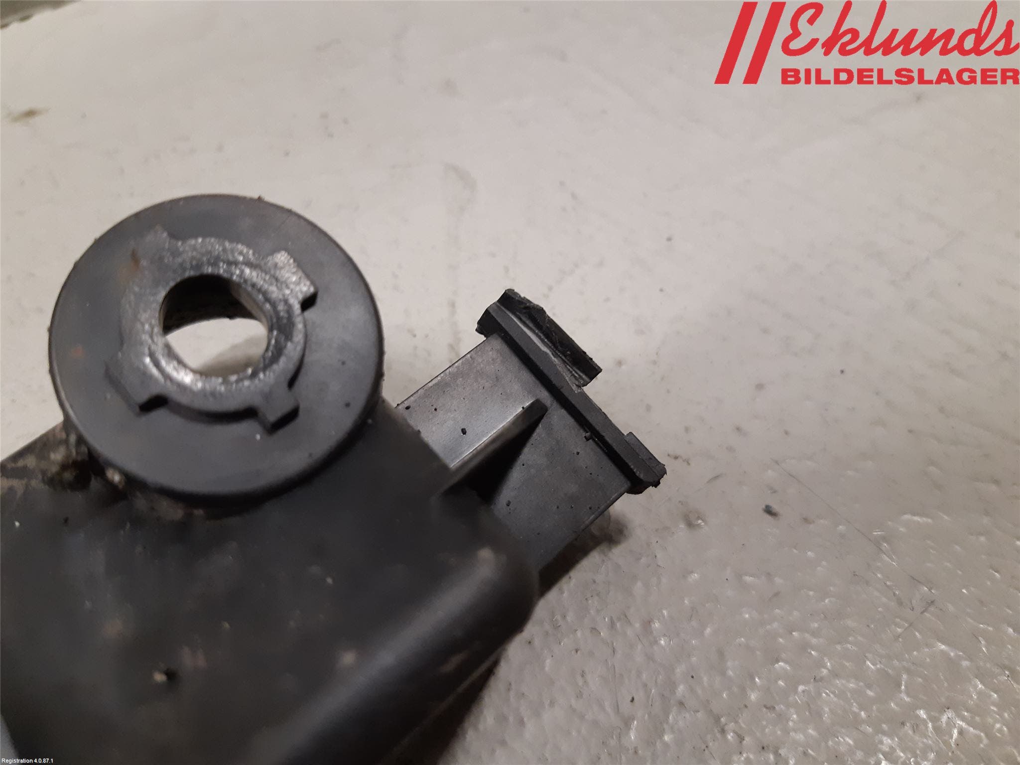 Volvo V70 08-13 Stötfångarfäste Bak Hö