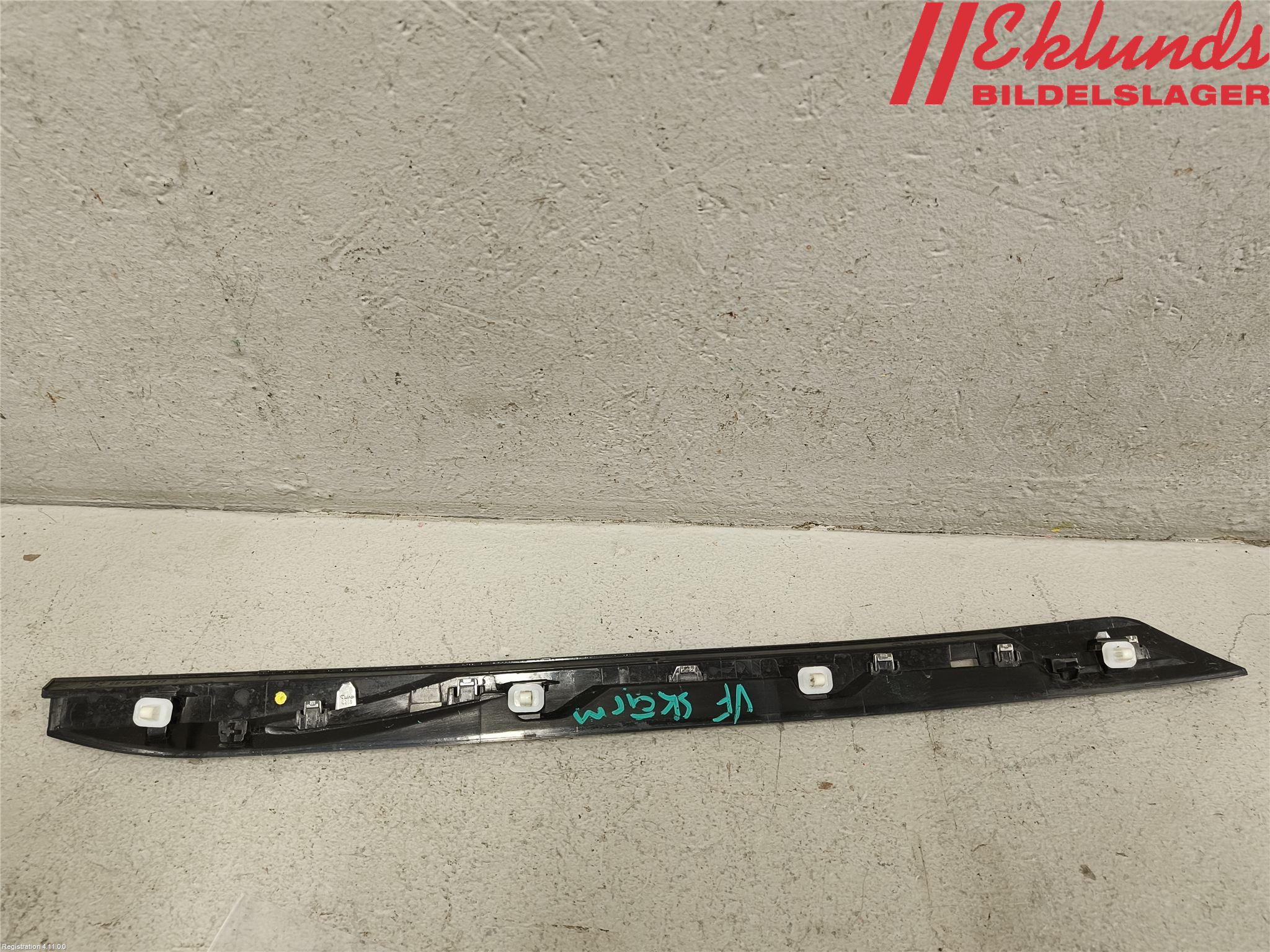 Peugeot 5008 17-24 List Framskärm Vä