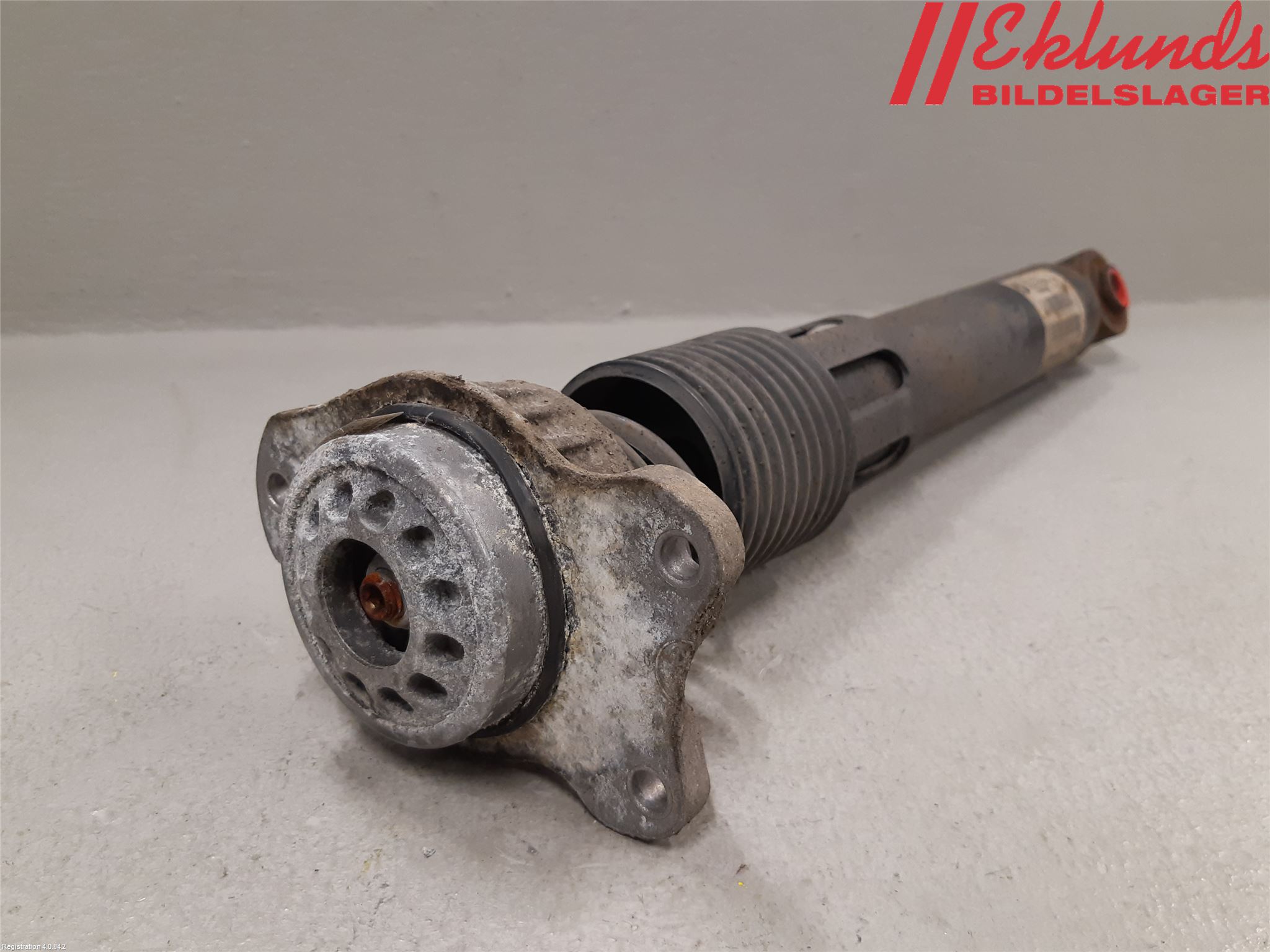 BMW 5 F10/F11/F18 09-17 Stötdämpare Bak