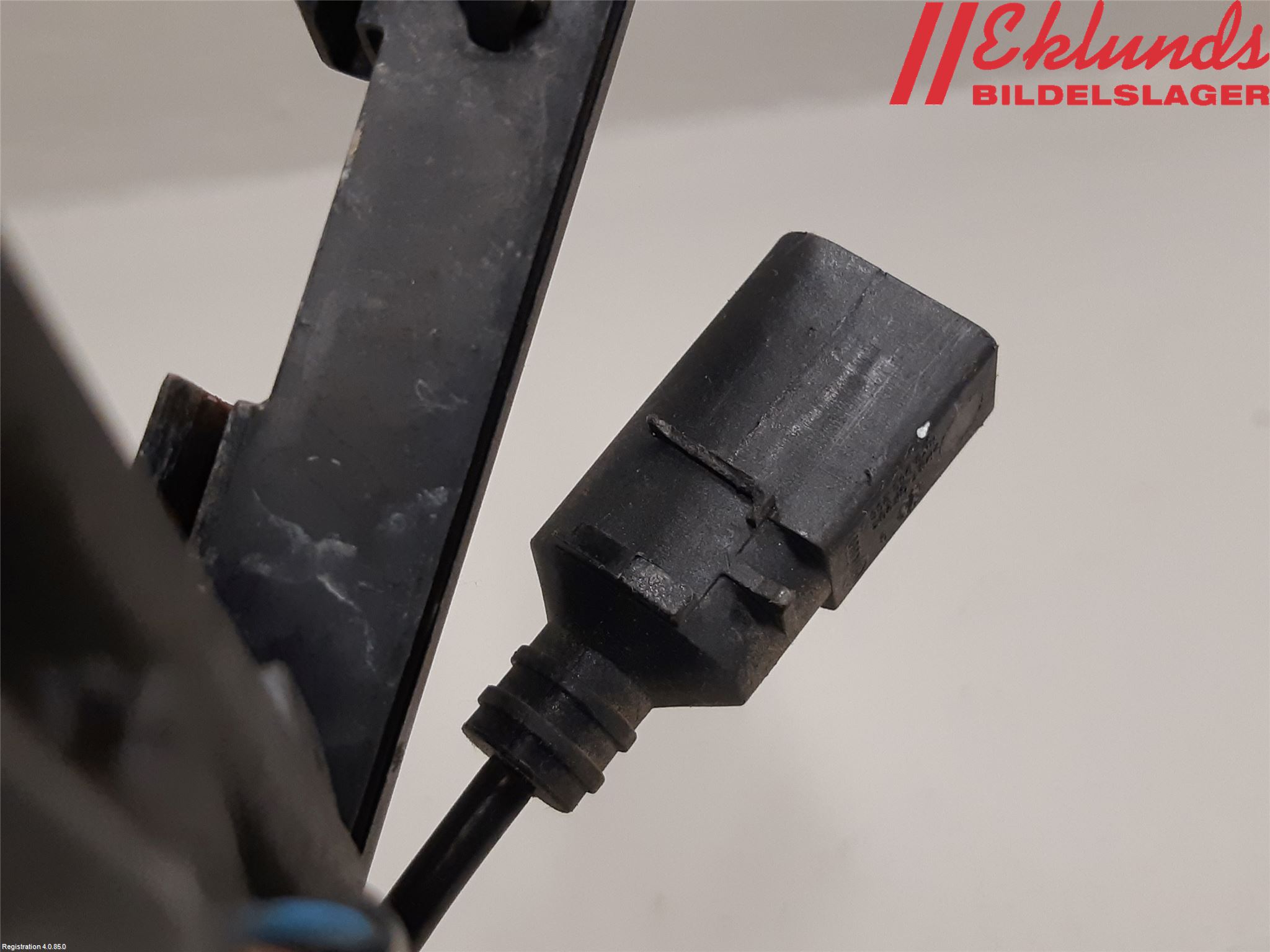 Audi A4 12-15 Huvlås