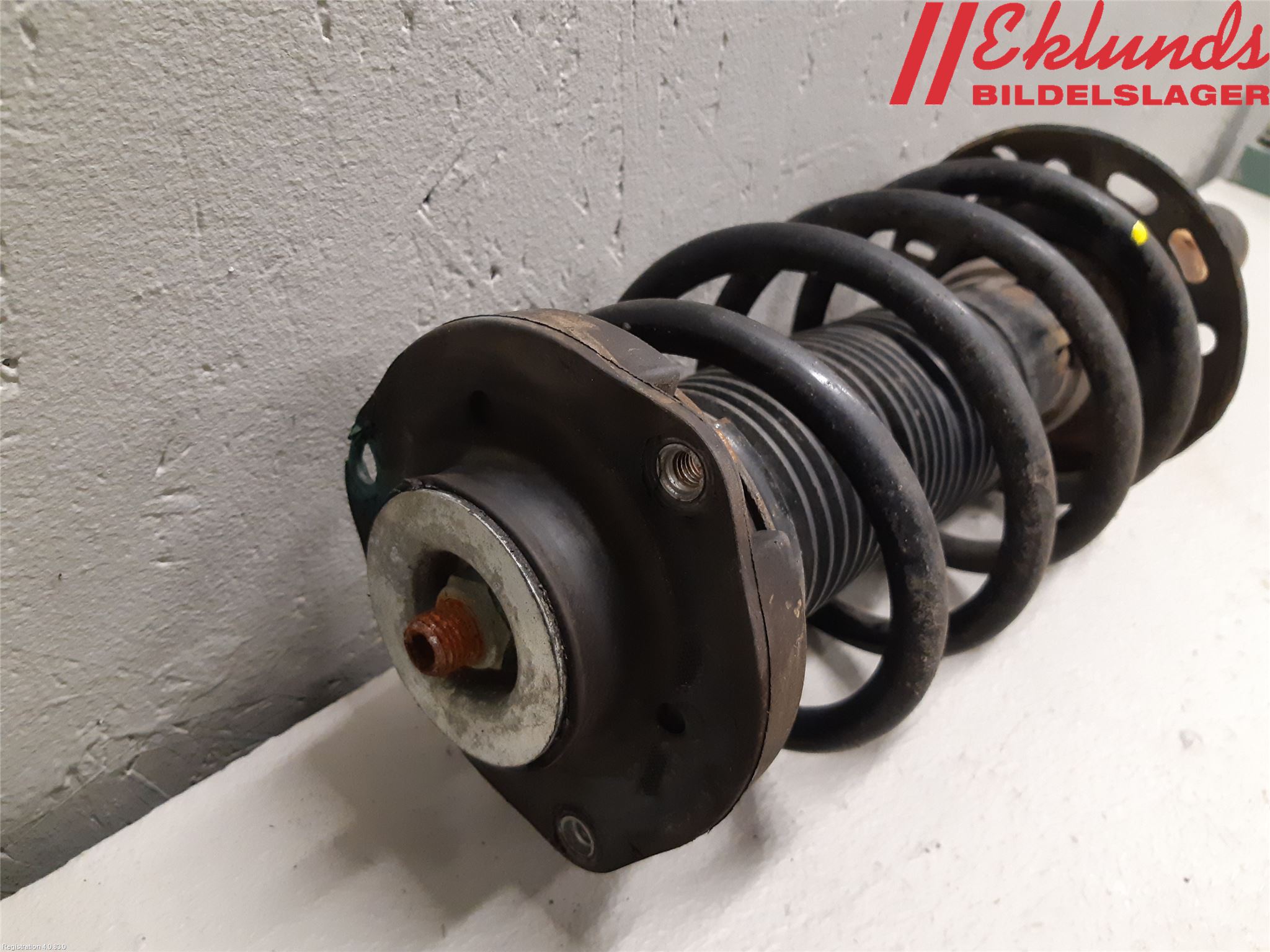 Volkswagen VW TOURAN 03-10 Fjäderben Fram Höger