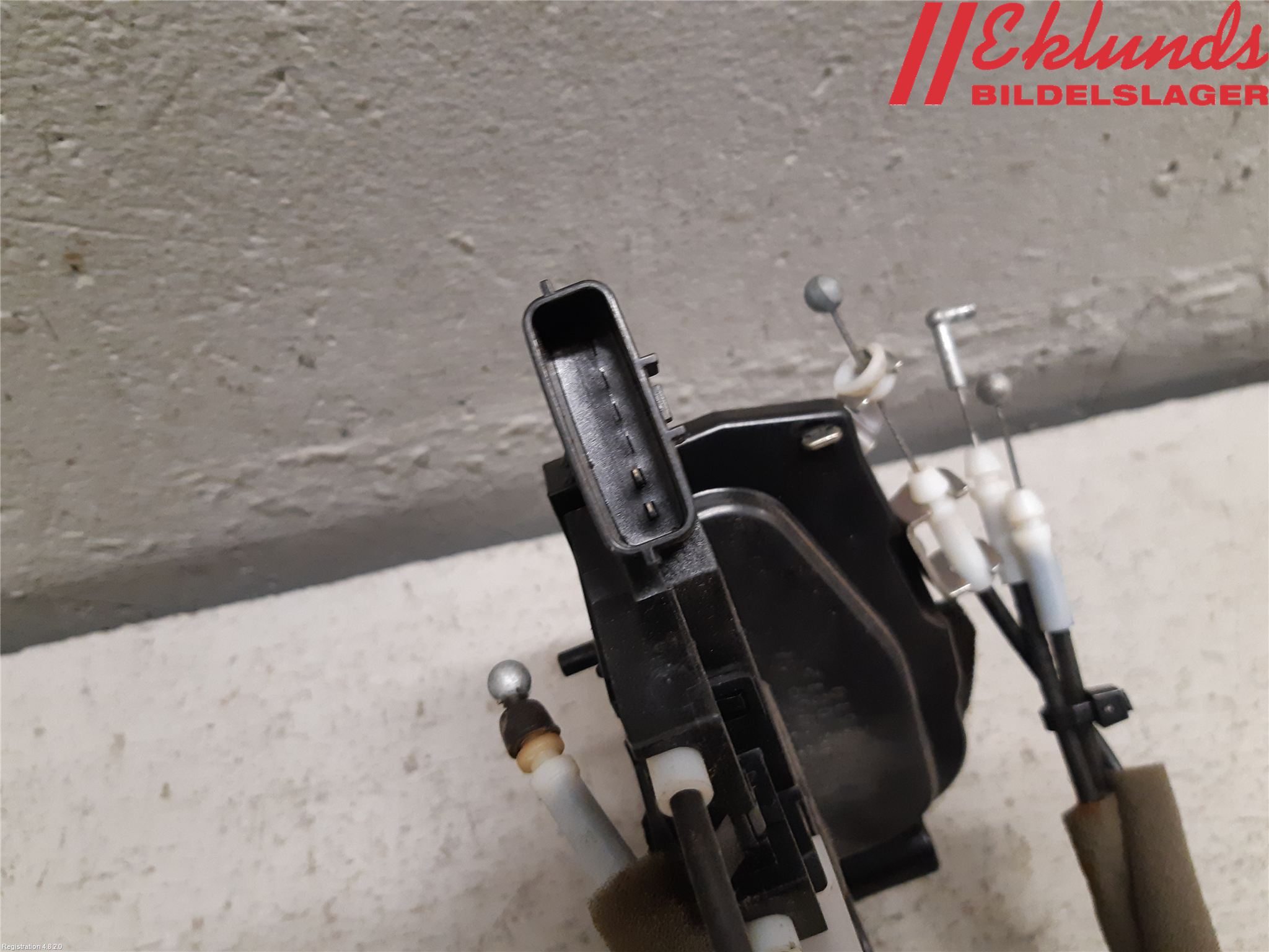 Nissan JUKE 10-14 Låskista-Dörrlås