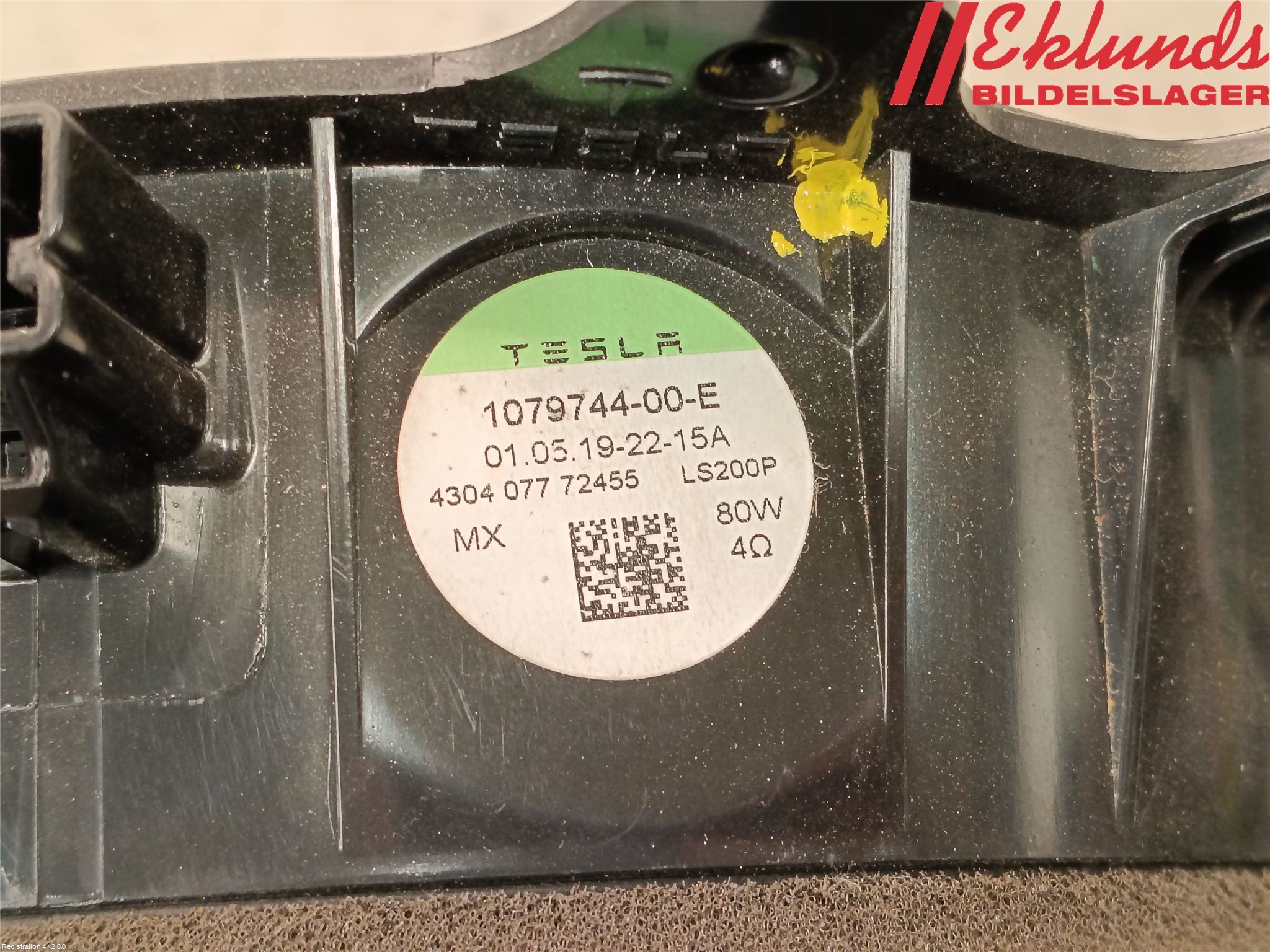 Tesla MODEL 3 17- Högtalare