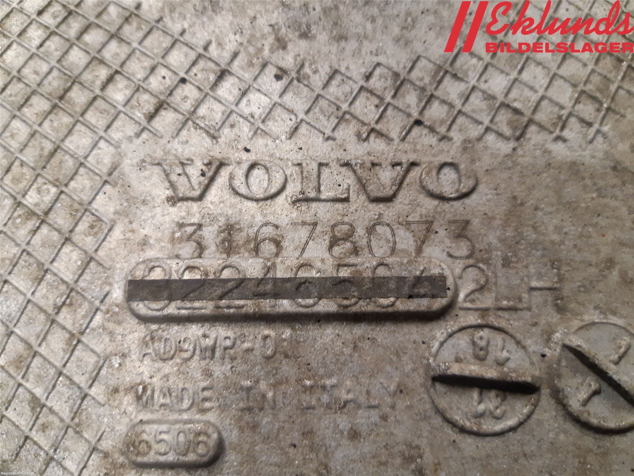 Volvo V90 17->> Bärarm Bak Vänster