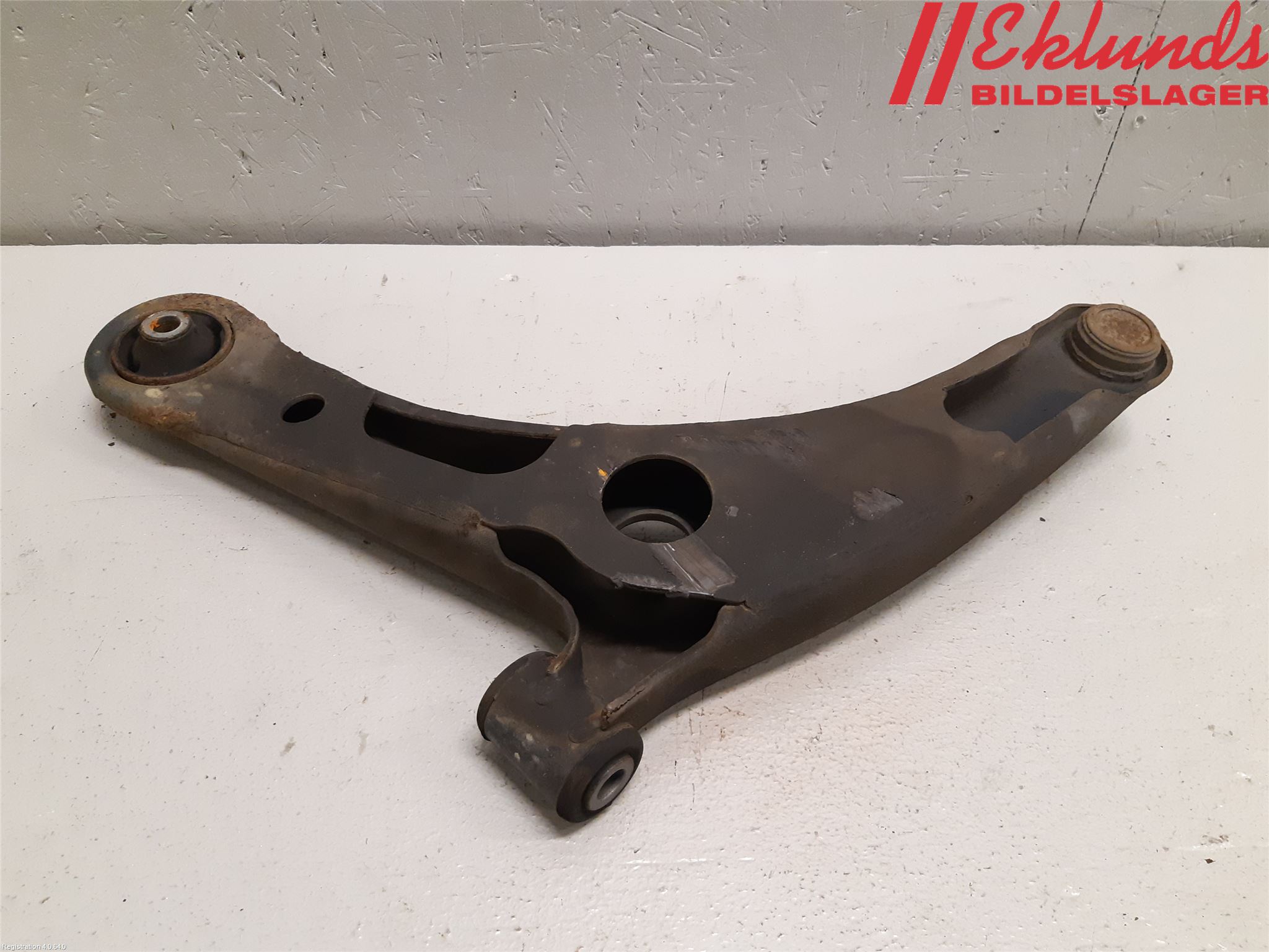 Mitsubishi OUTLANDER 13-21 Bärarm Fram Undre Hö