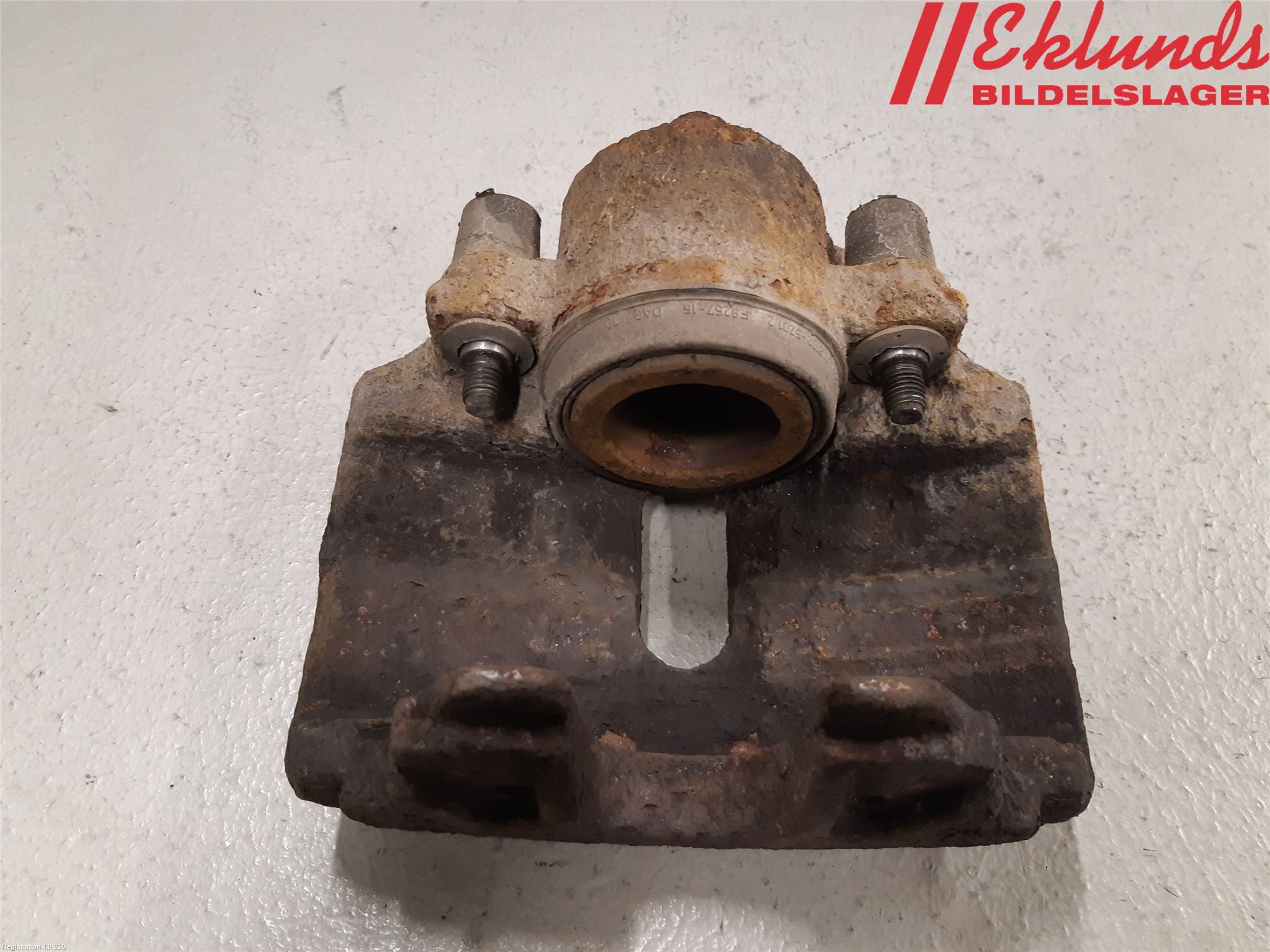 Volkswagen VW PASSAT 11-14 Bromsok Fram Höger