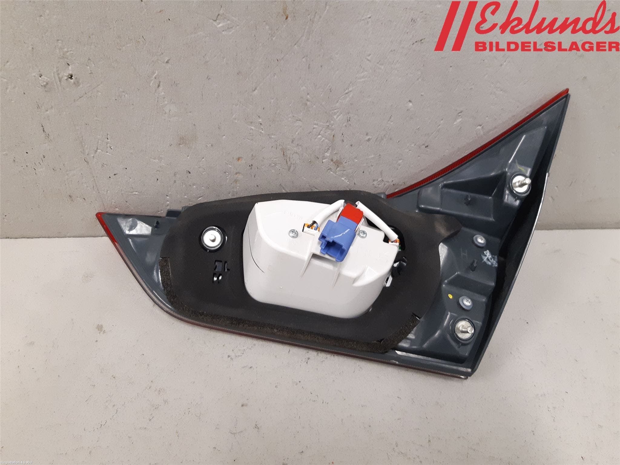 Toyota AURIS 13-19 Bakljus Lucka Vä