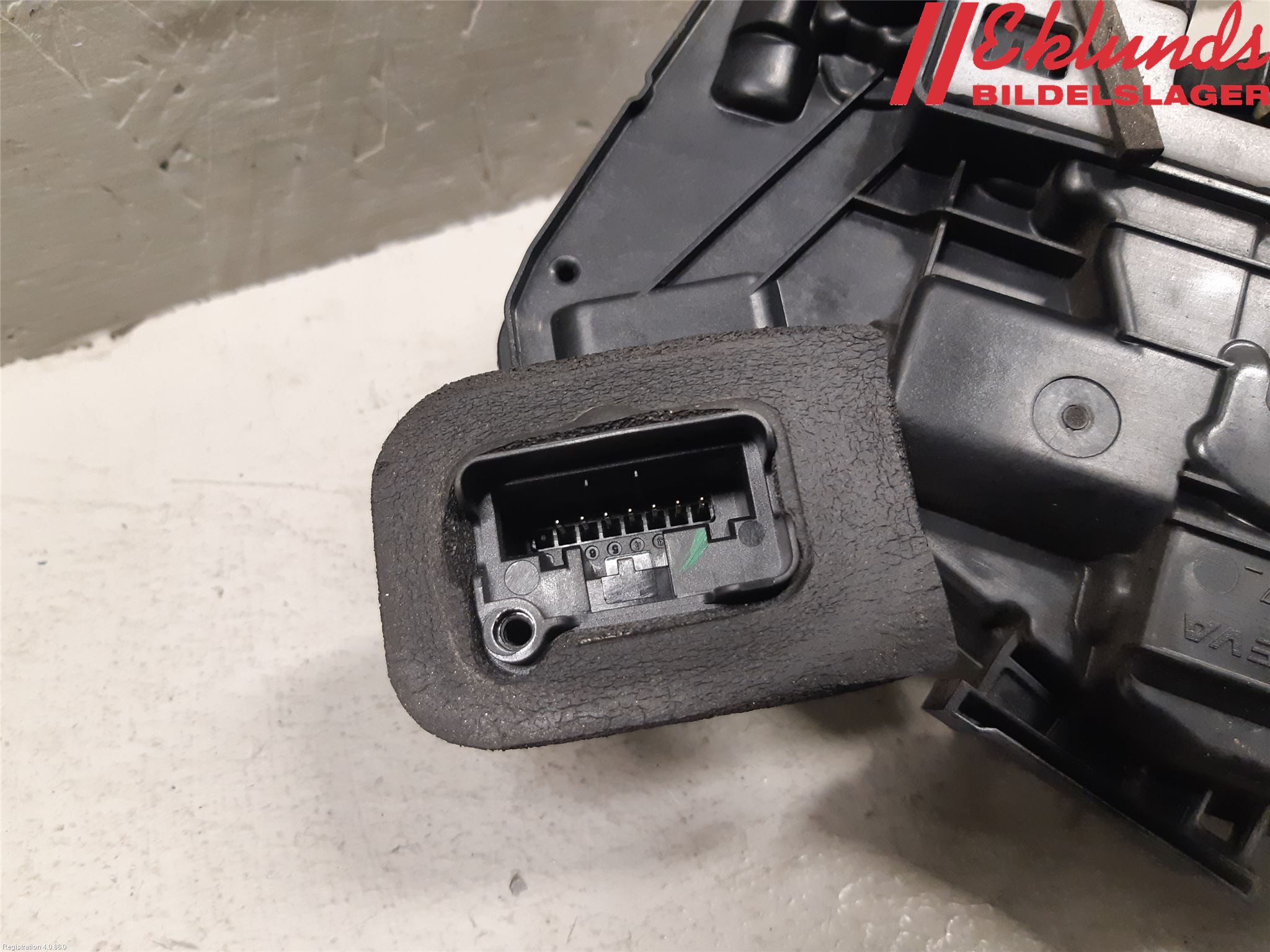 Skoda SUPERB 16-24 Låskista-Dörrlås