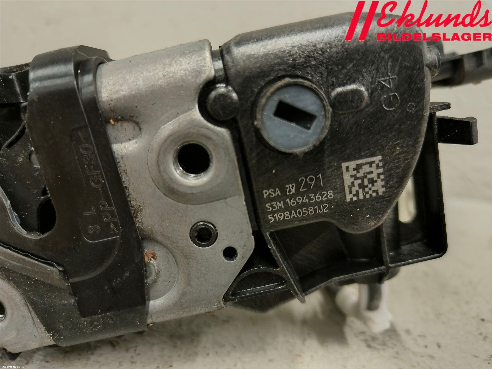 Peugeot 3008 17-24 Låskista-Dörrlås