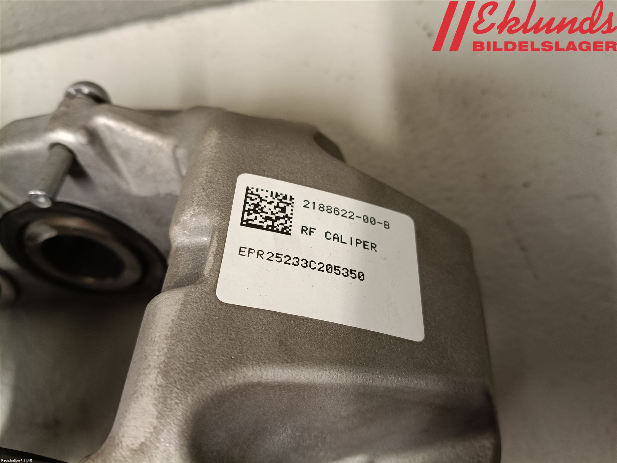 Tesla MODEL Y 21- Bromsok Fram Höger