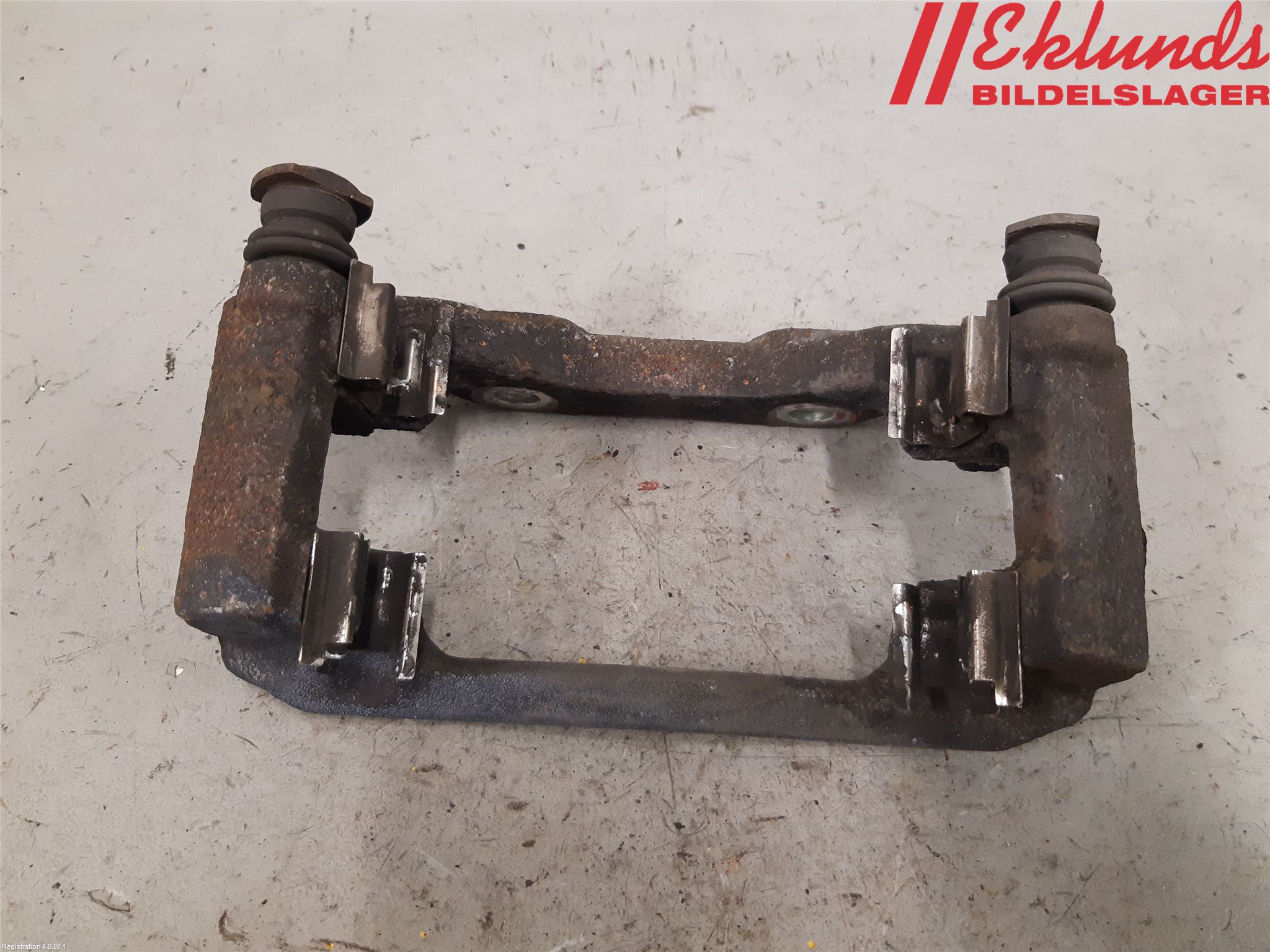 Opel CROSSLAND X 18- Bromsokshållare