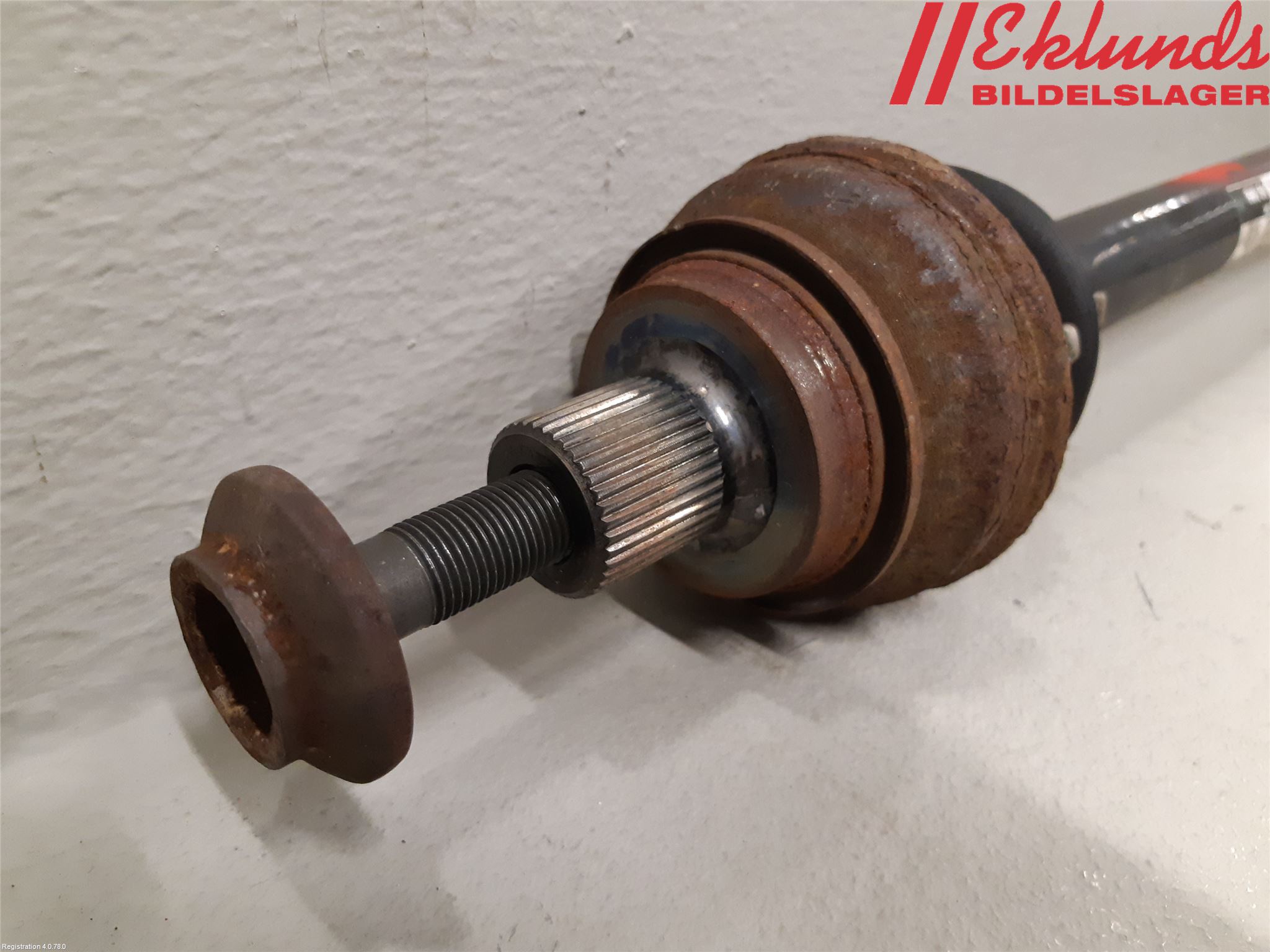 Audi A4/S4 B9 16-19 Drivaxel Bak Vänster
