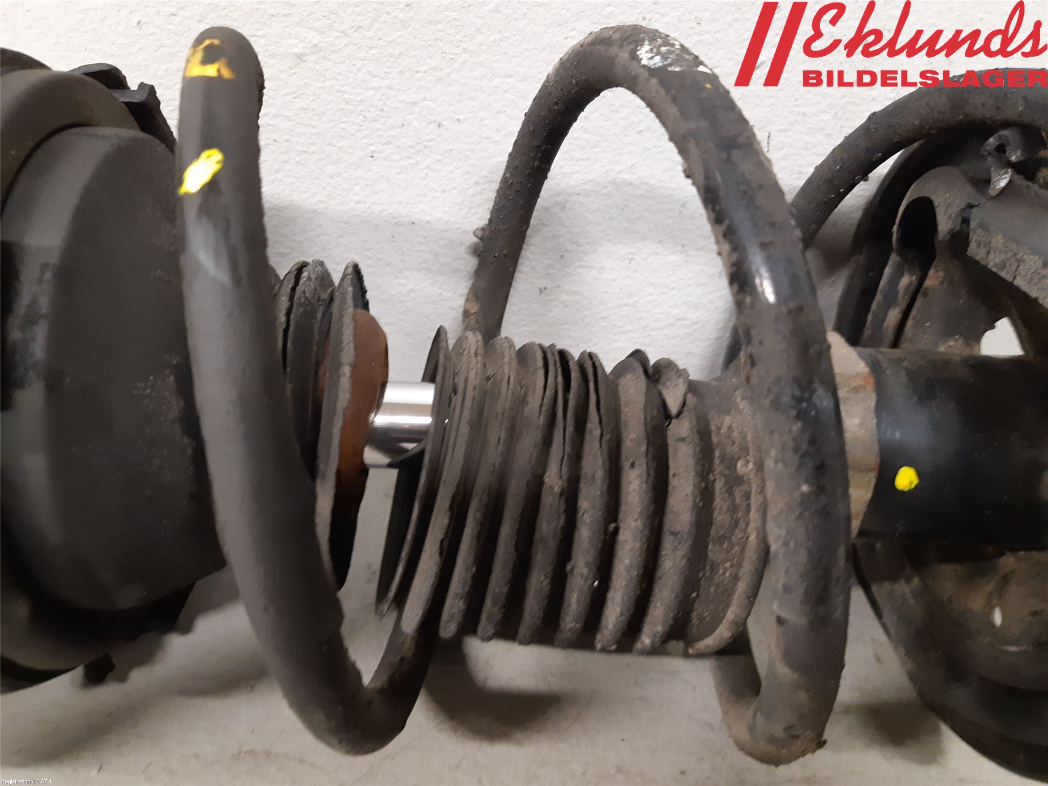 Toyota CELICA    00-05 Fjäderben Fram Höger