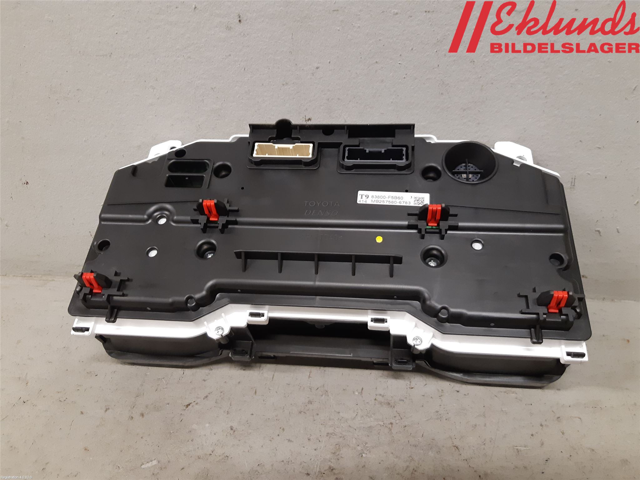 Toyota YARIS CROSS XP21 21- Instrument Komb