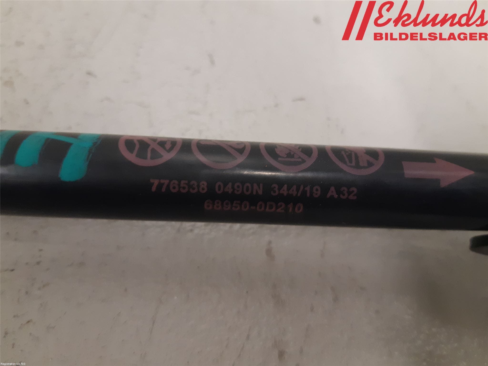 Toyota YARIS XP130 15-20 Gasfjäder Baklucka