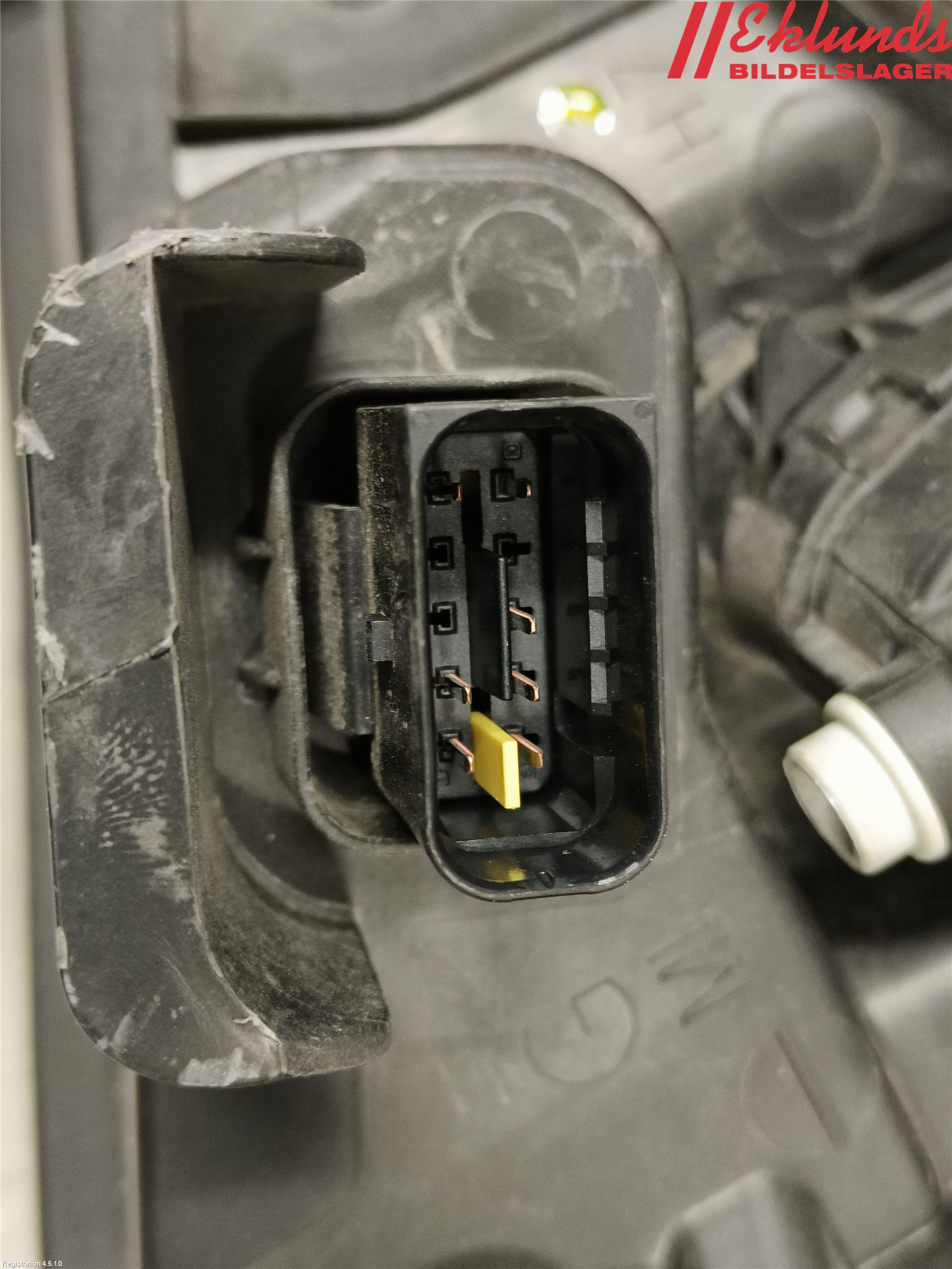 Peugeot 208 12-15 Strålkastare Vänster
