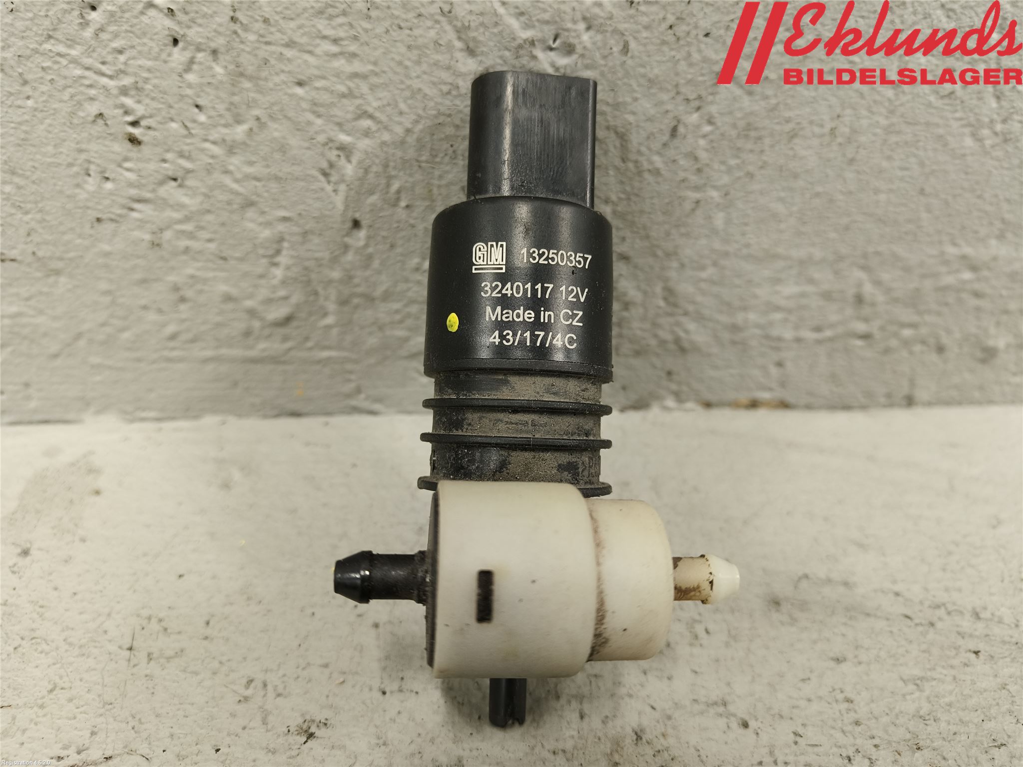 Opel INSIGNIA 17- Spolarpump Baklucka