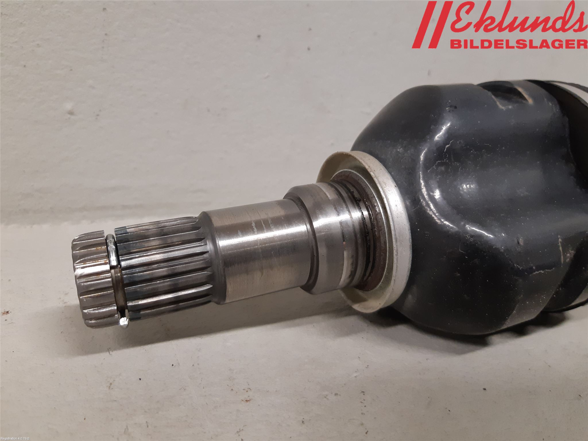 Toyota YARIS XP130 15-20 Drivaxel Fram Vänster