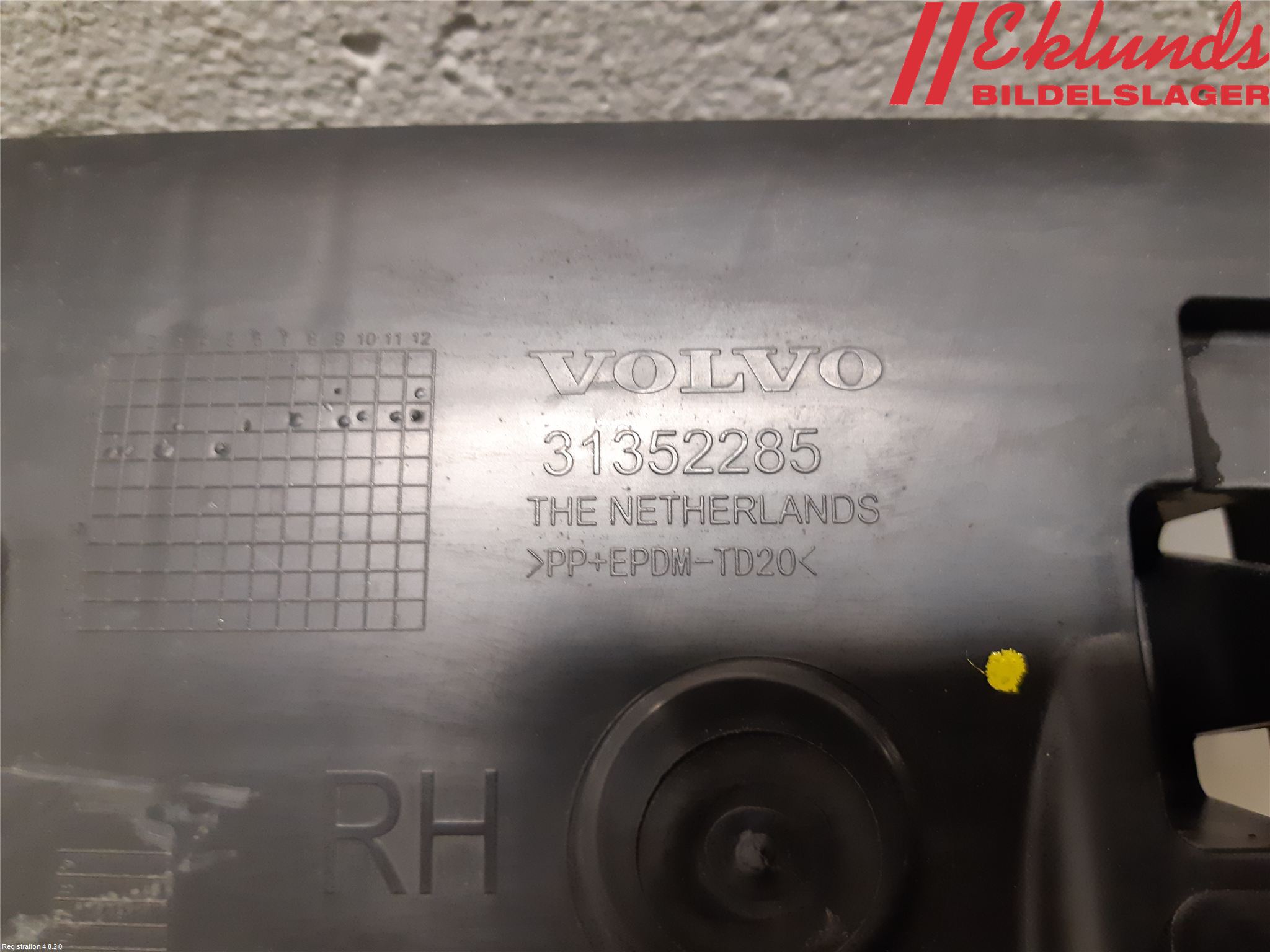Volvo V60 14-18 Stötfångarfäste Bak Hö
