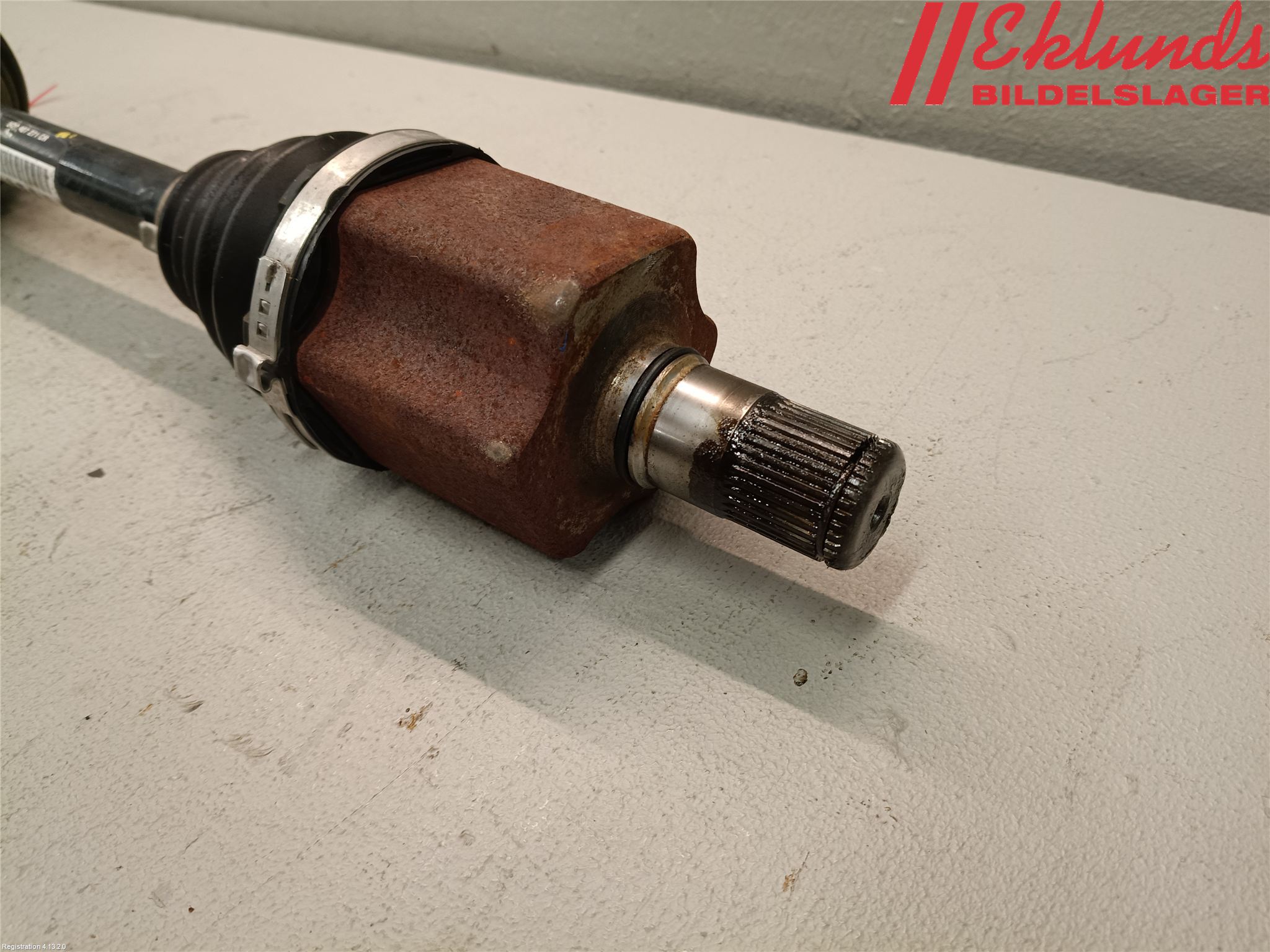 Volkswagen VW T-ROC 18- Drivaxel Fram Vänster