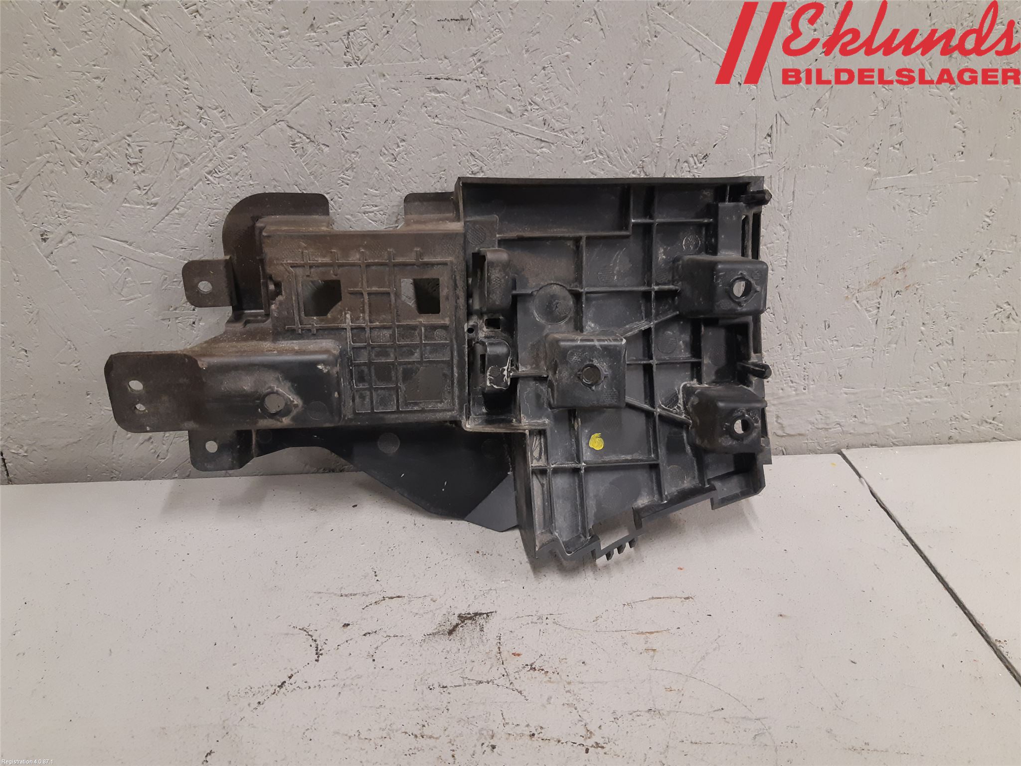 Volvo V60 14-18 Stötfångarfäste Bak Hö