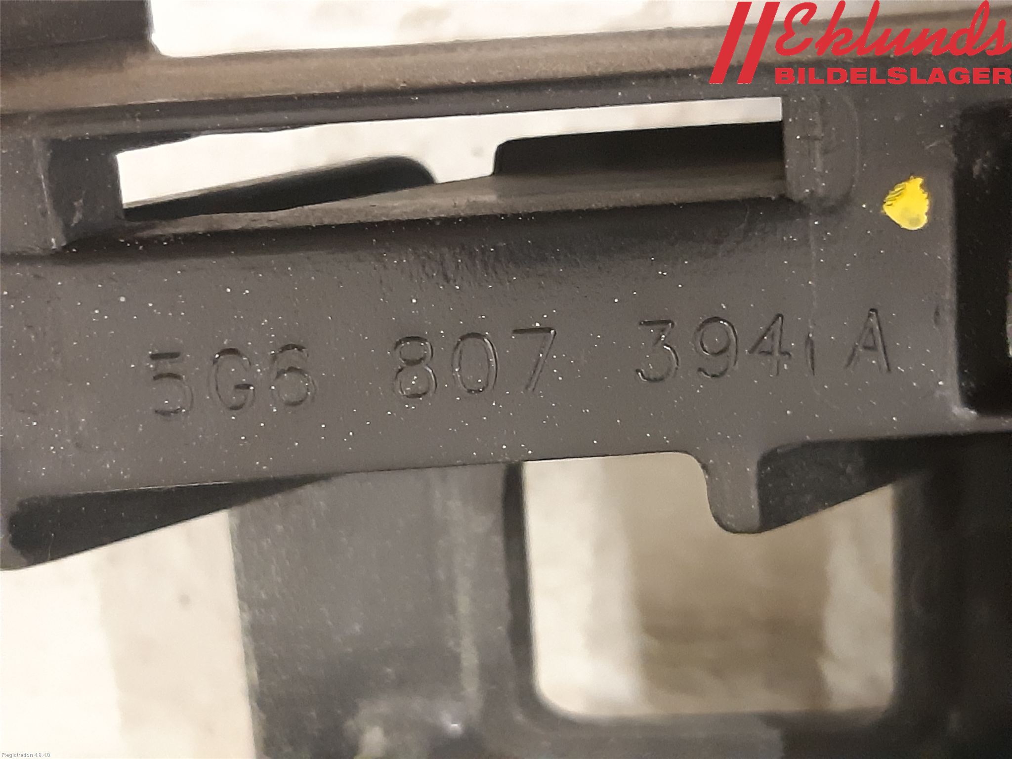 Volkswagen VW GOLF / E-GOLF VII 13-20 Stötfångarfäste Bak Hö