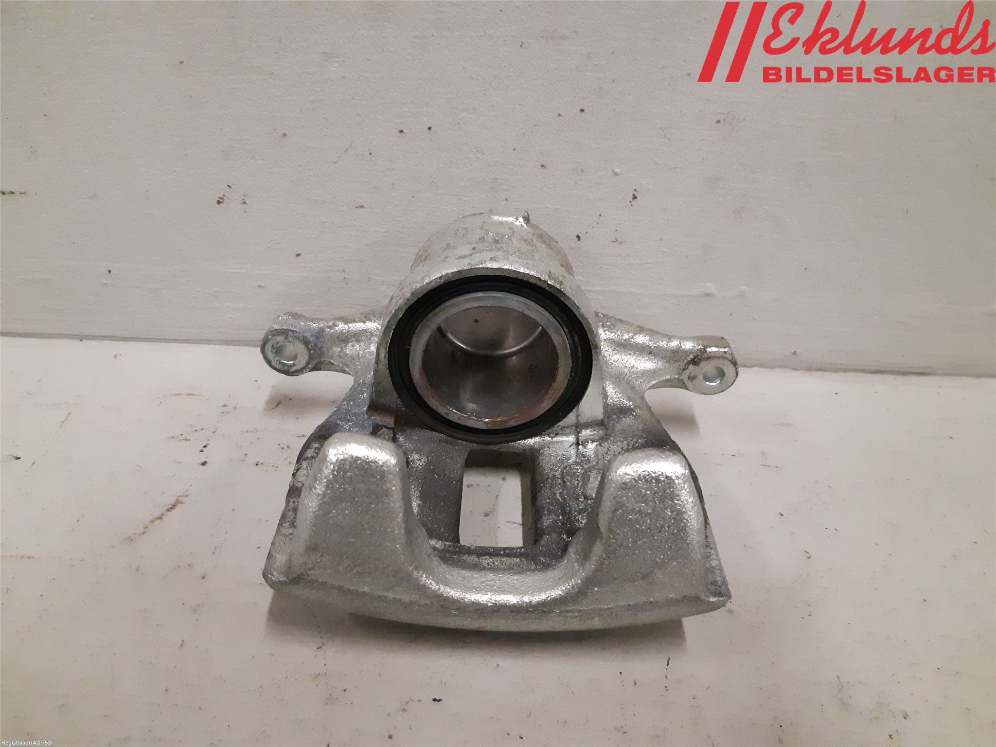 Toyota C-HR 16-23 Bromsok Fram Höger