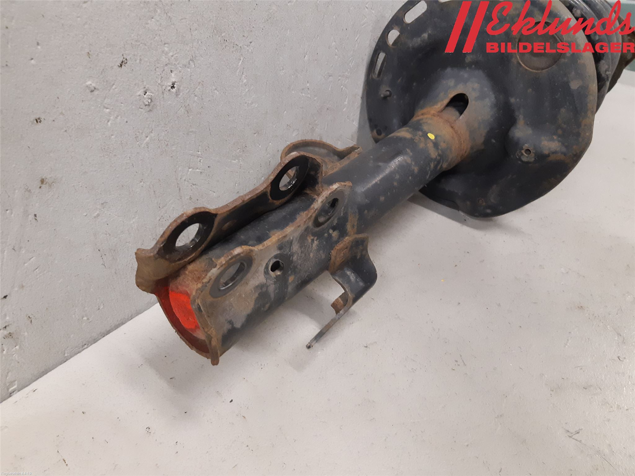 Toyota RAV4 13-18 Fjäderben Fram Vänster