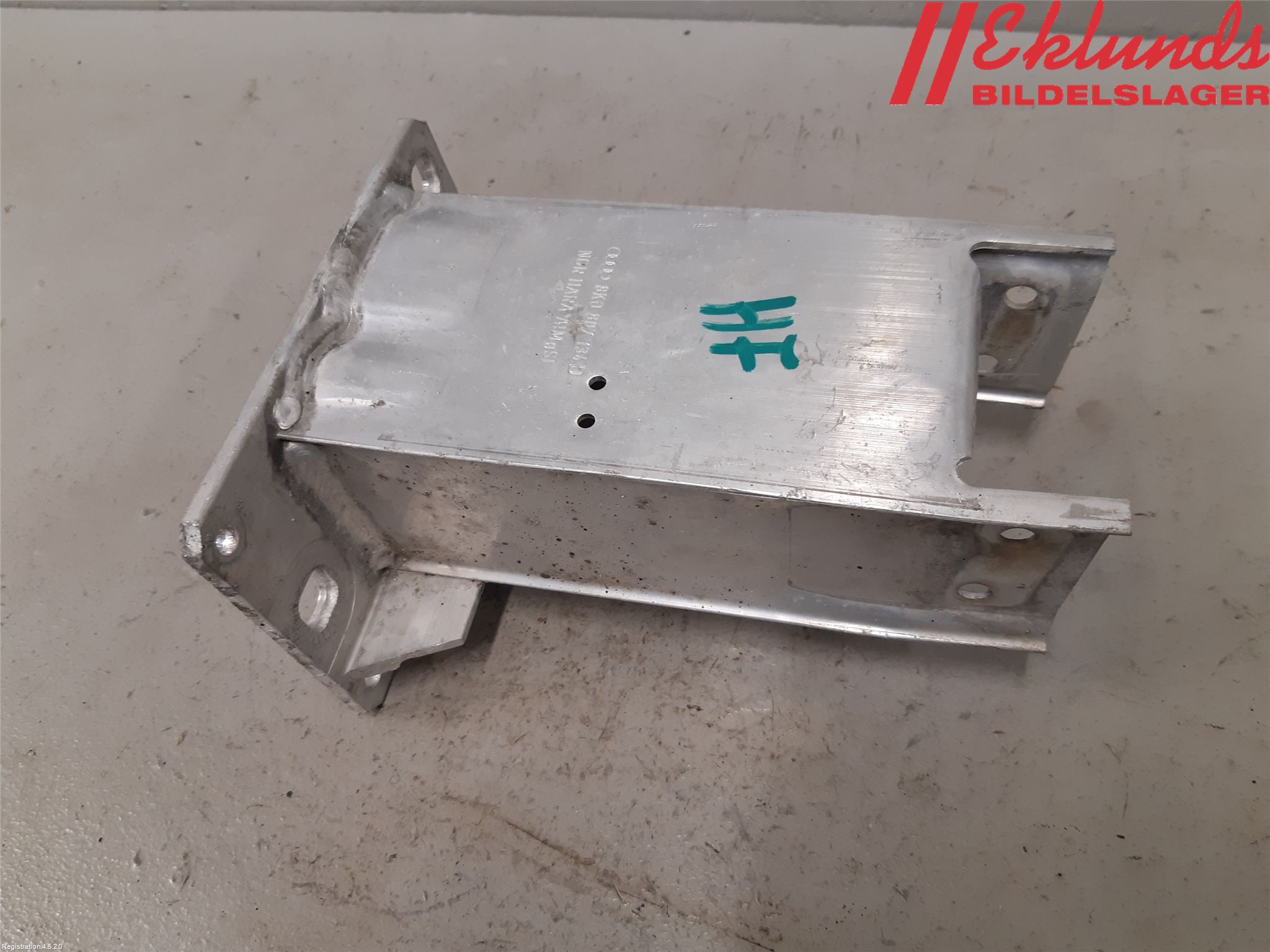 Audi A4/S4 08-11 Stötfångarbärjärn Fram