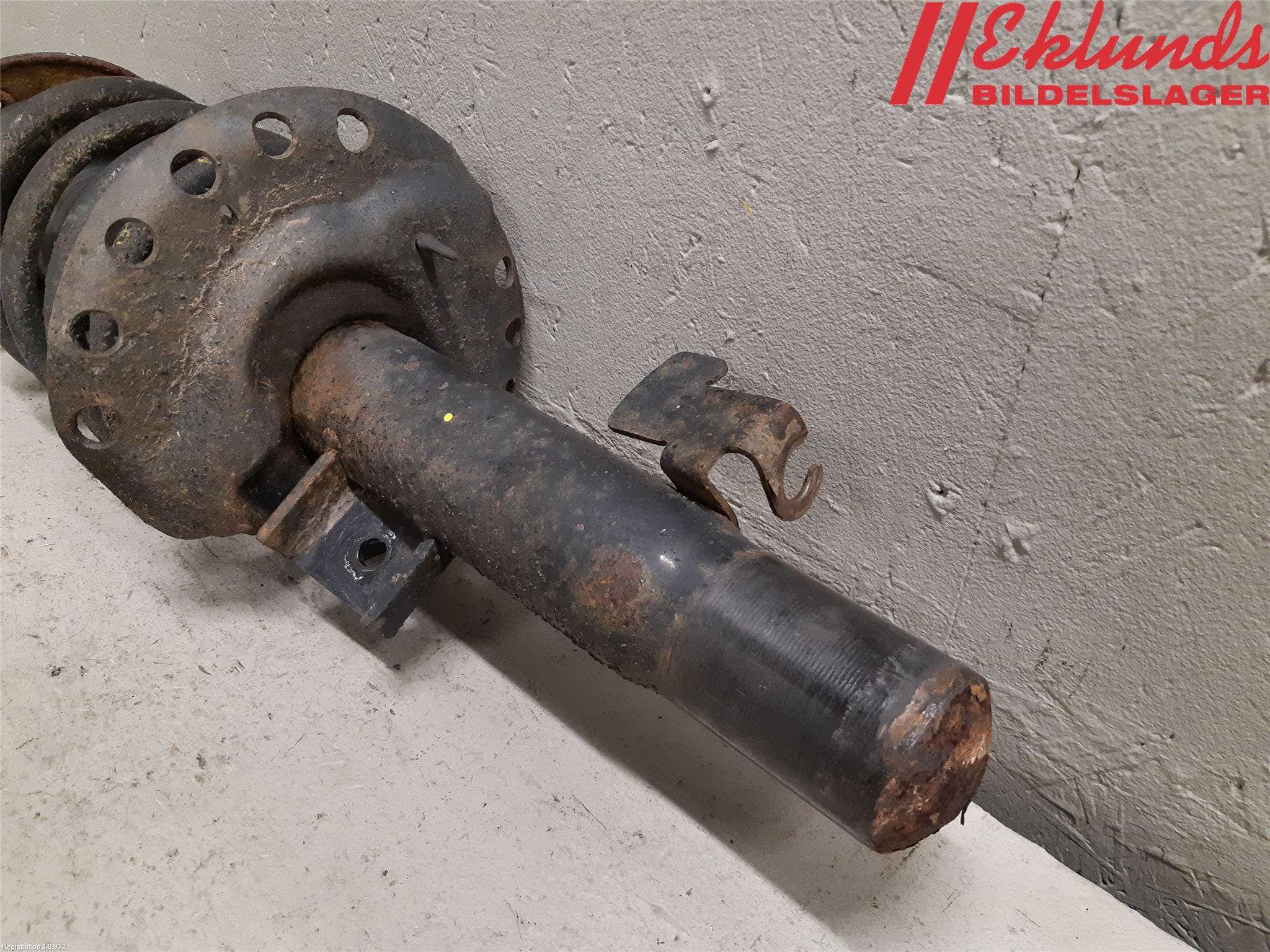 Volvo V70 14-16 Fjäderben Fram Höger